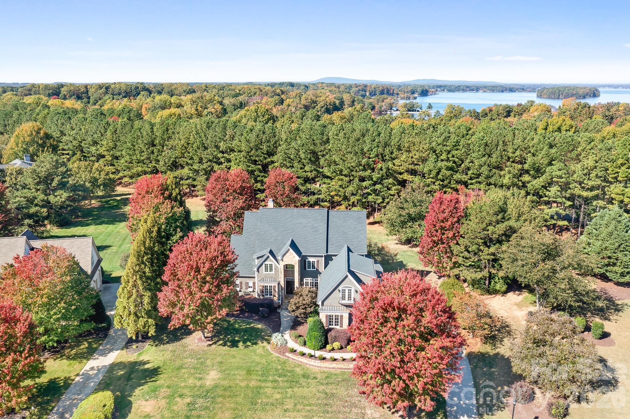 161 Cape Cod Way Property Photo 3