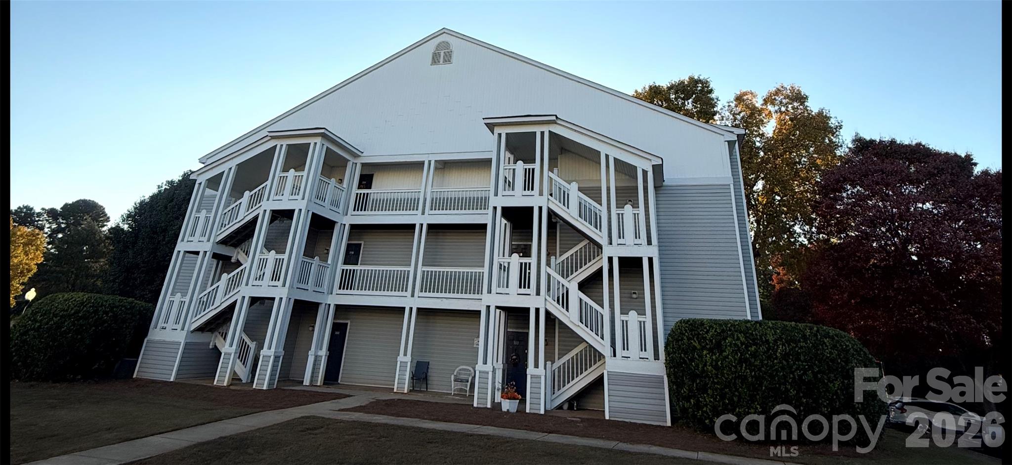 10 Hamiltons Bay Court Property Photo 1