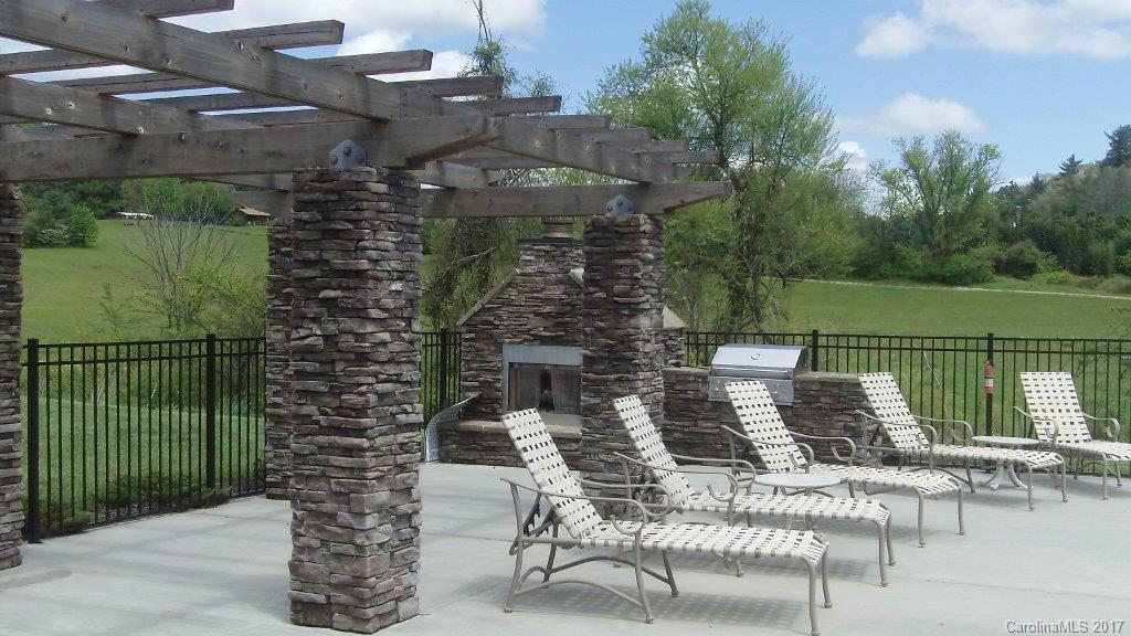 16 Brookstone Place Property Photo 6