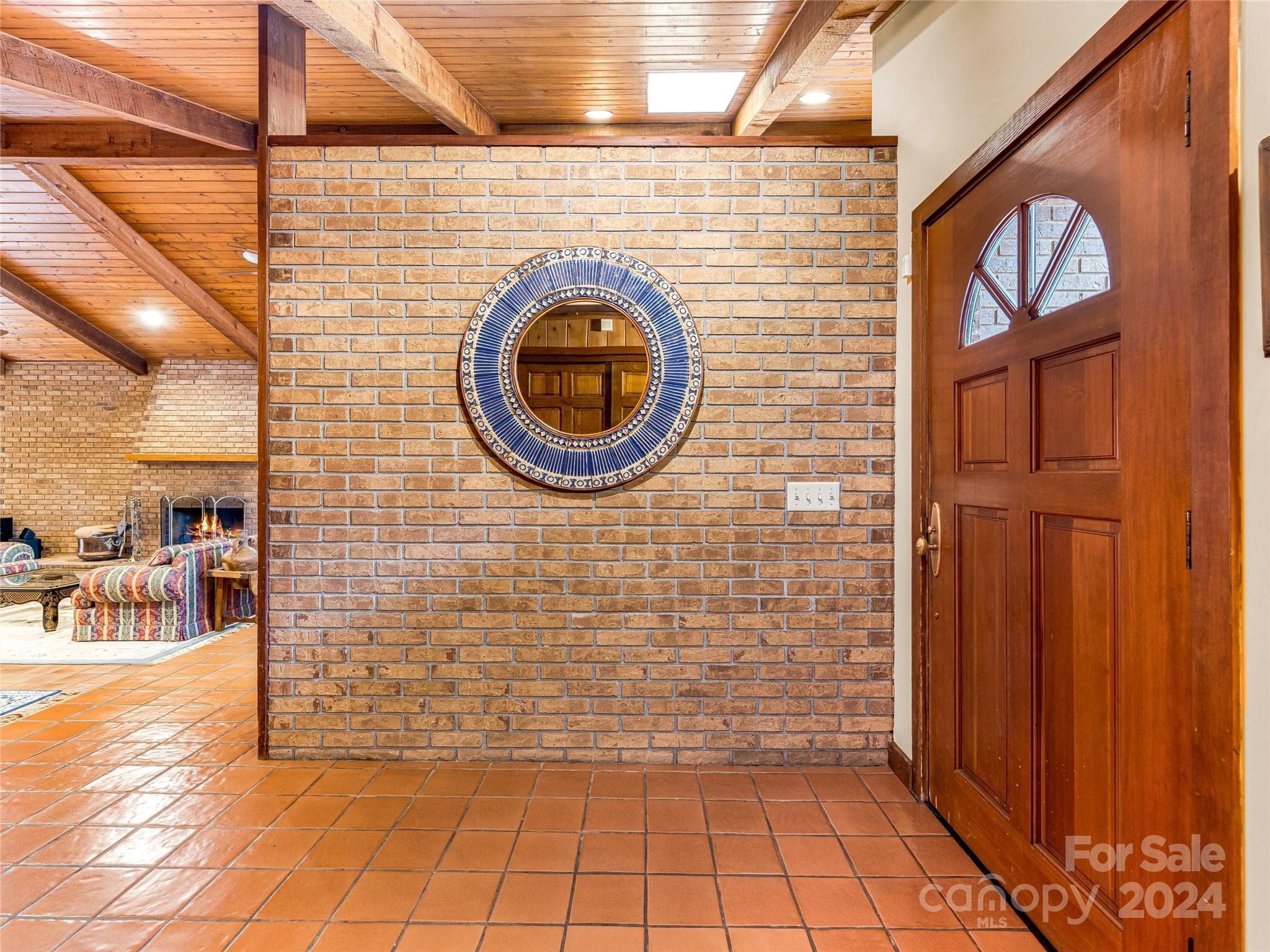 703 Crestview Drive Property Photo 6