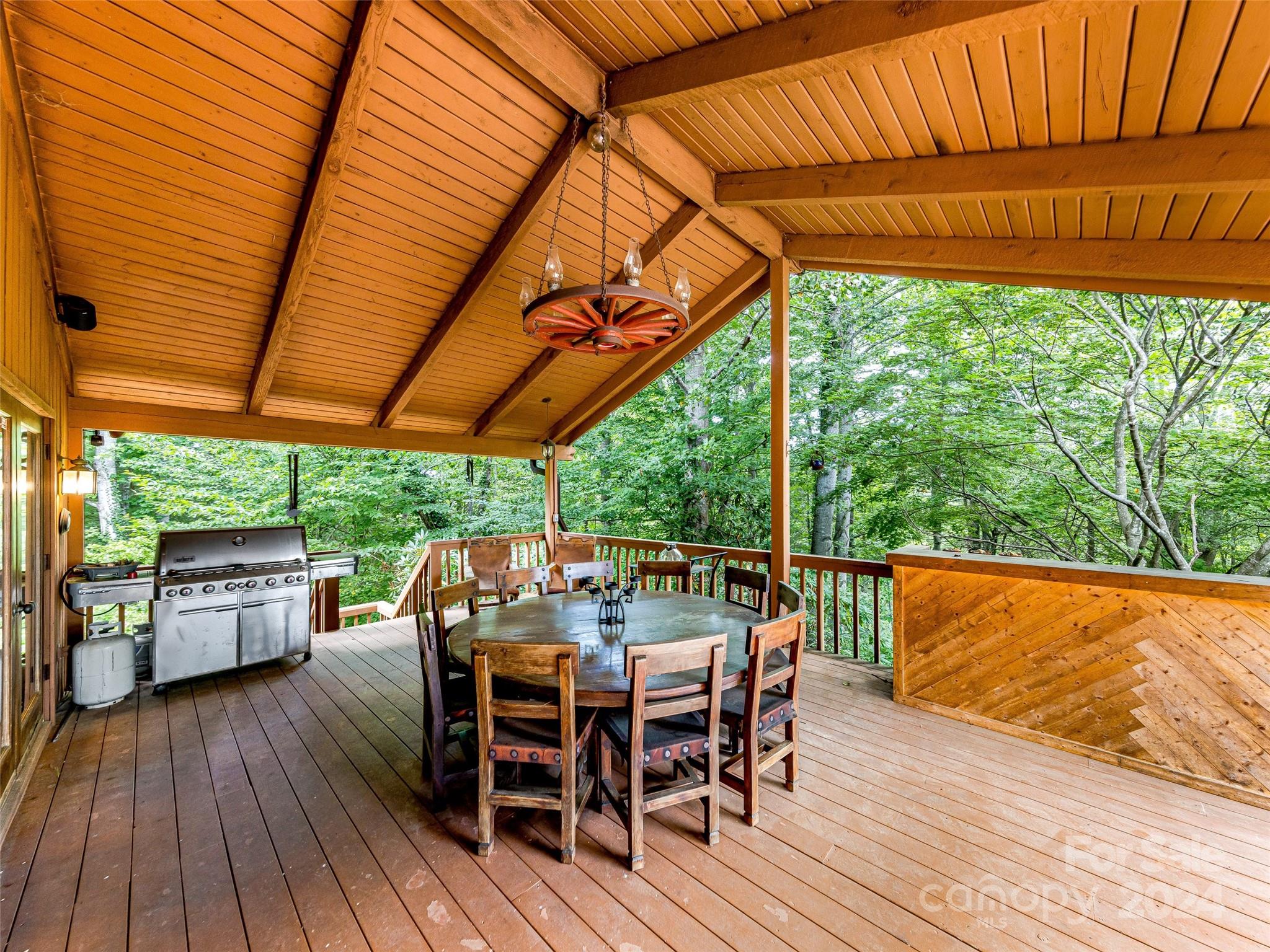 703 Crestview Drive Property Photo 13