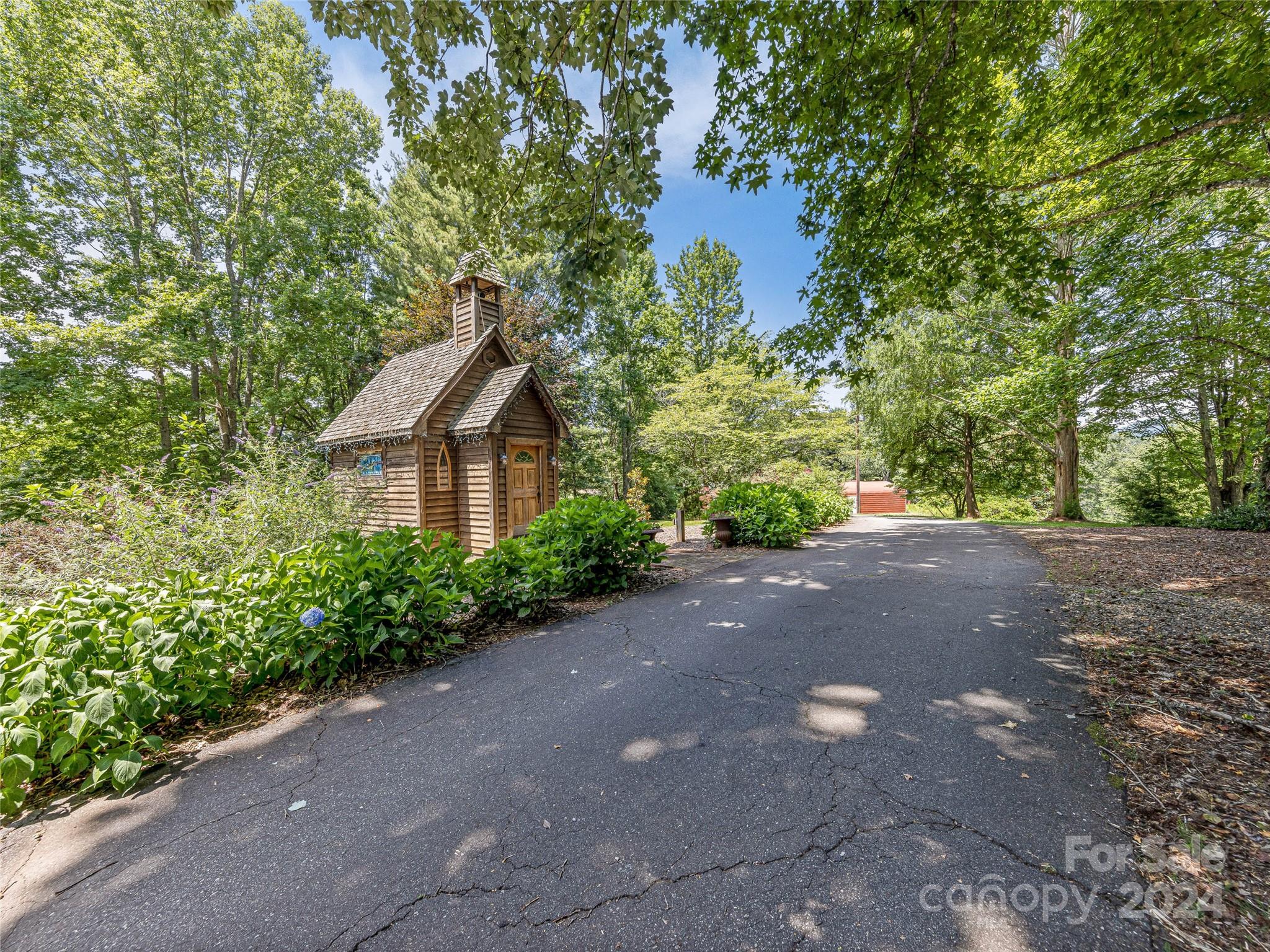 703 Crestview Drive Property Photo 25