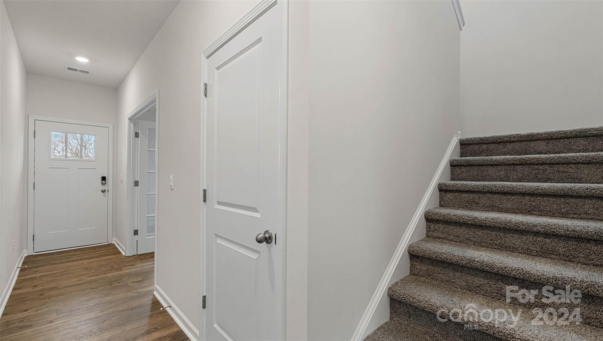 60 Farmwood Trail 30 Property Photo 16