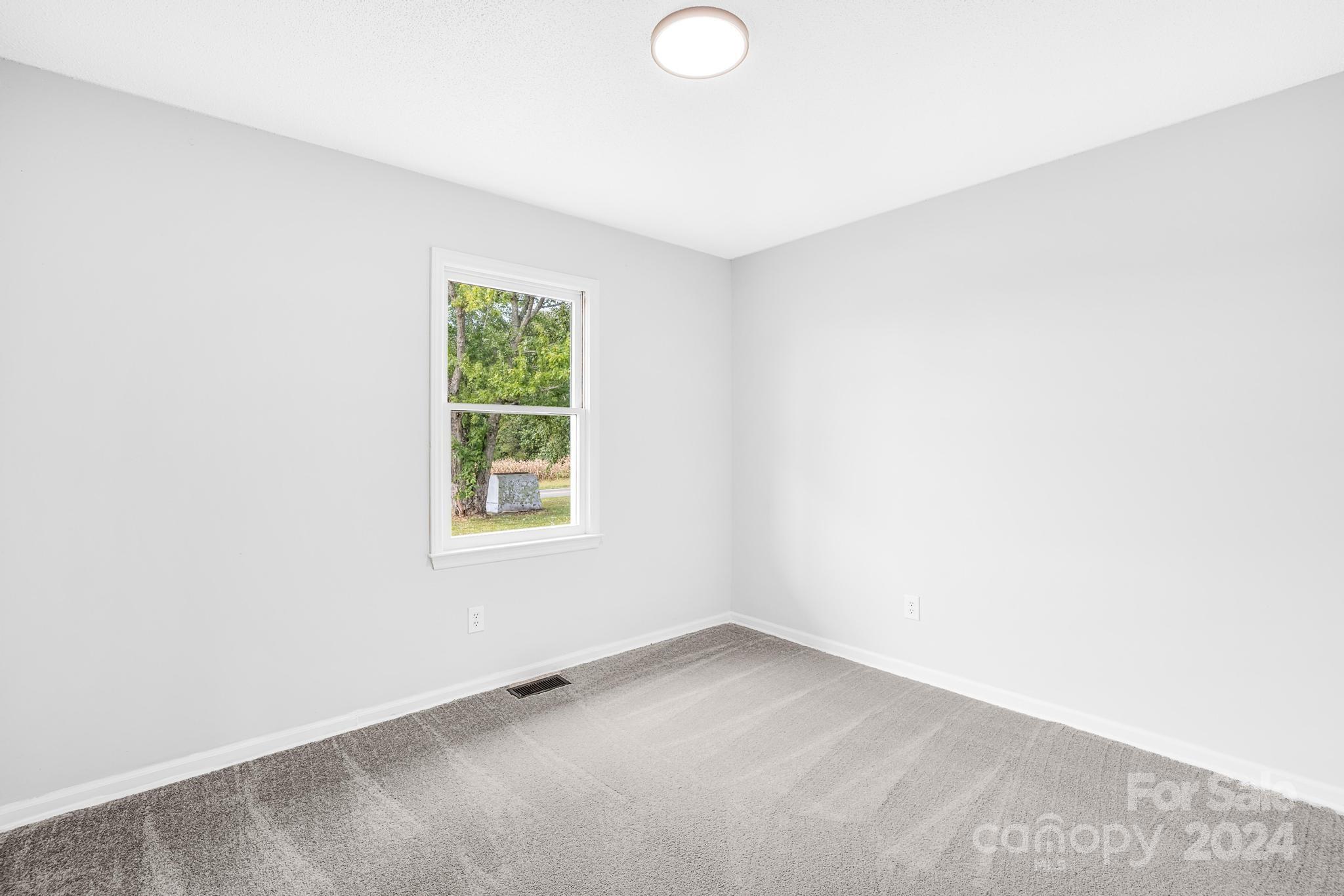 215 Bethesda Road Property Photo 9