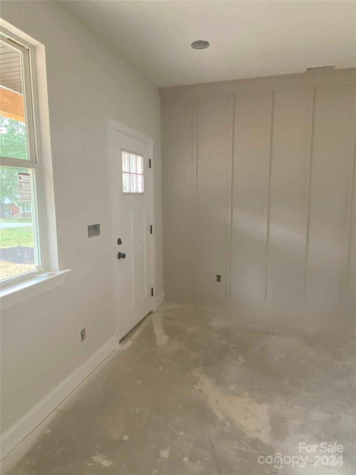 814 W Raleigh Avenue Property Photo 2