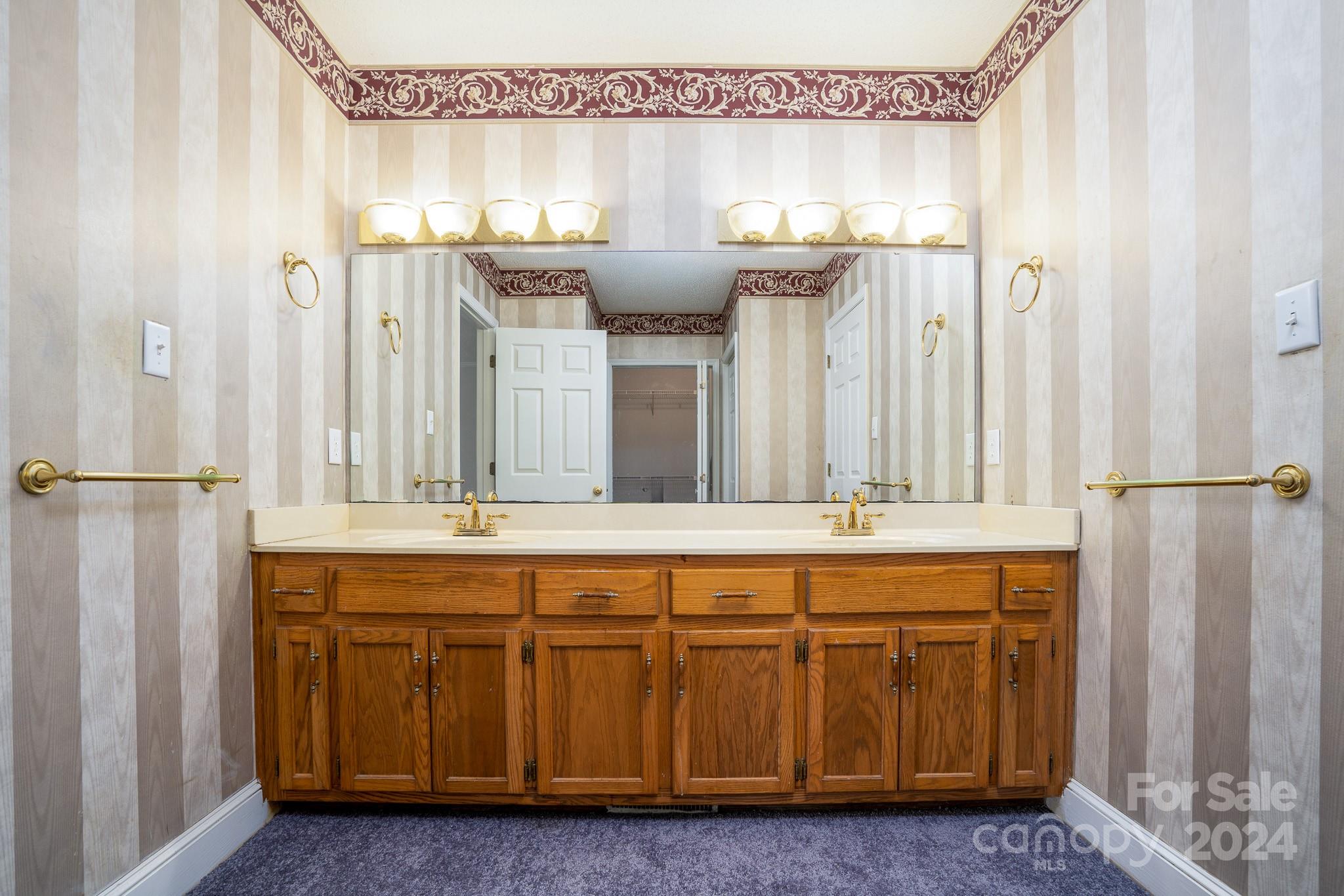 151 Oak Point Drive Property Photo 10