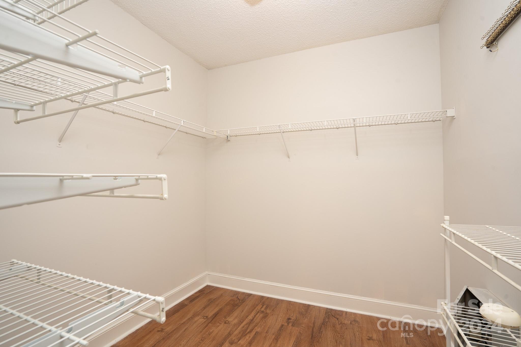 151 Oak Point Drive Property Photo 14