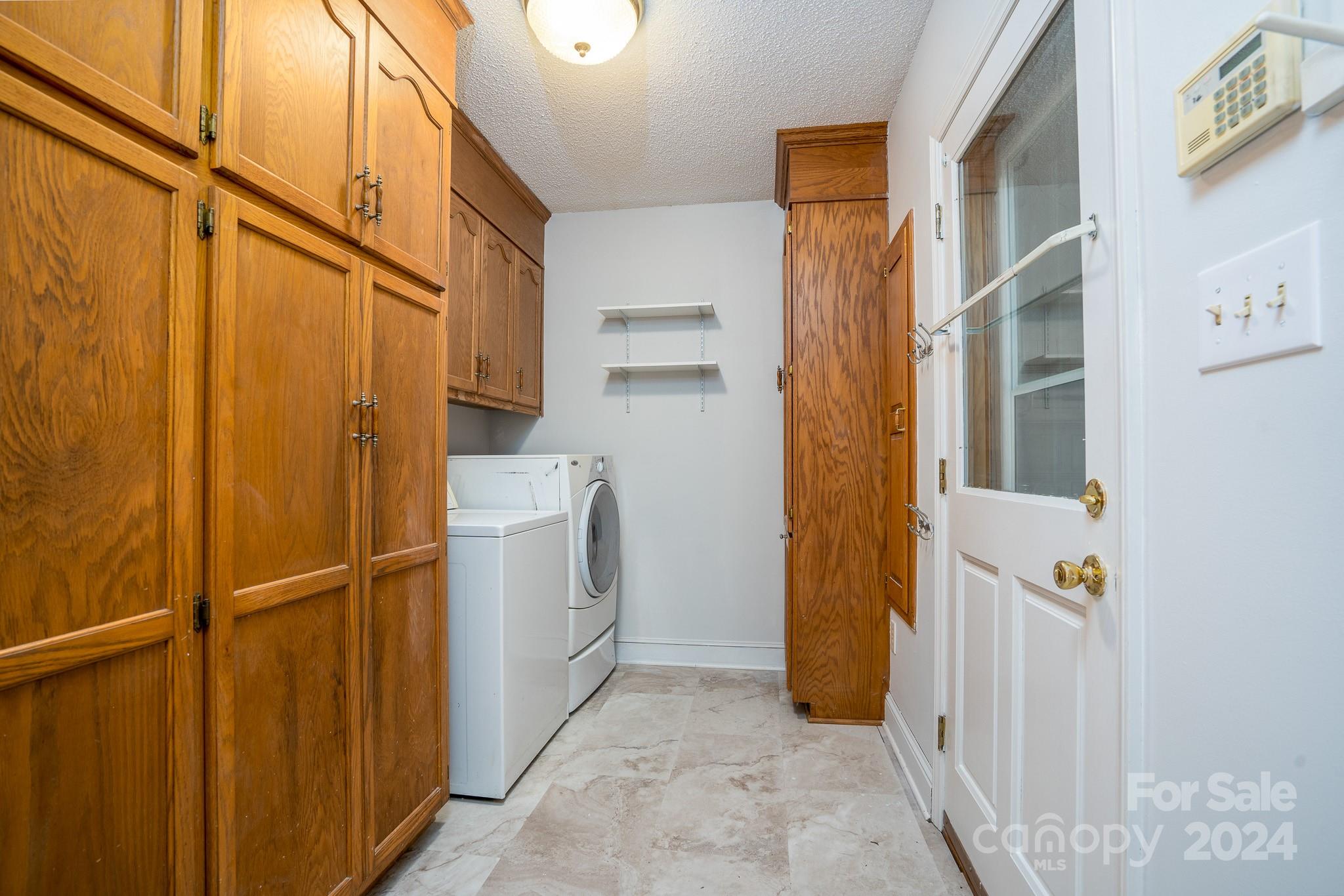 151 Oak Point Drive Property Photo 24