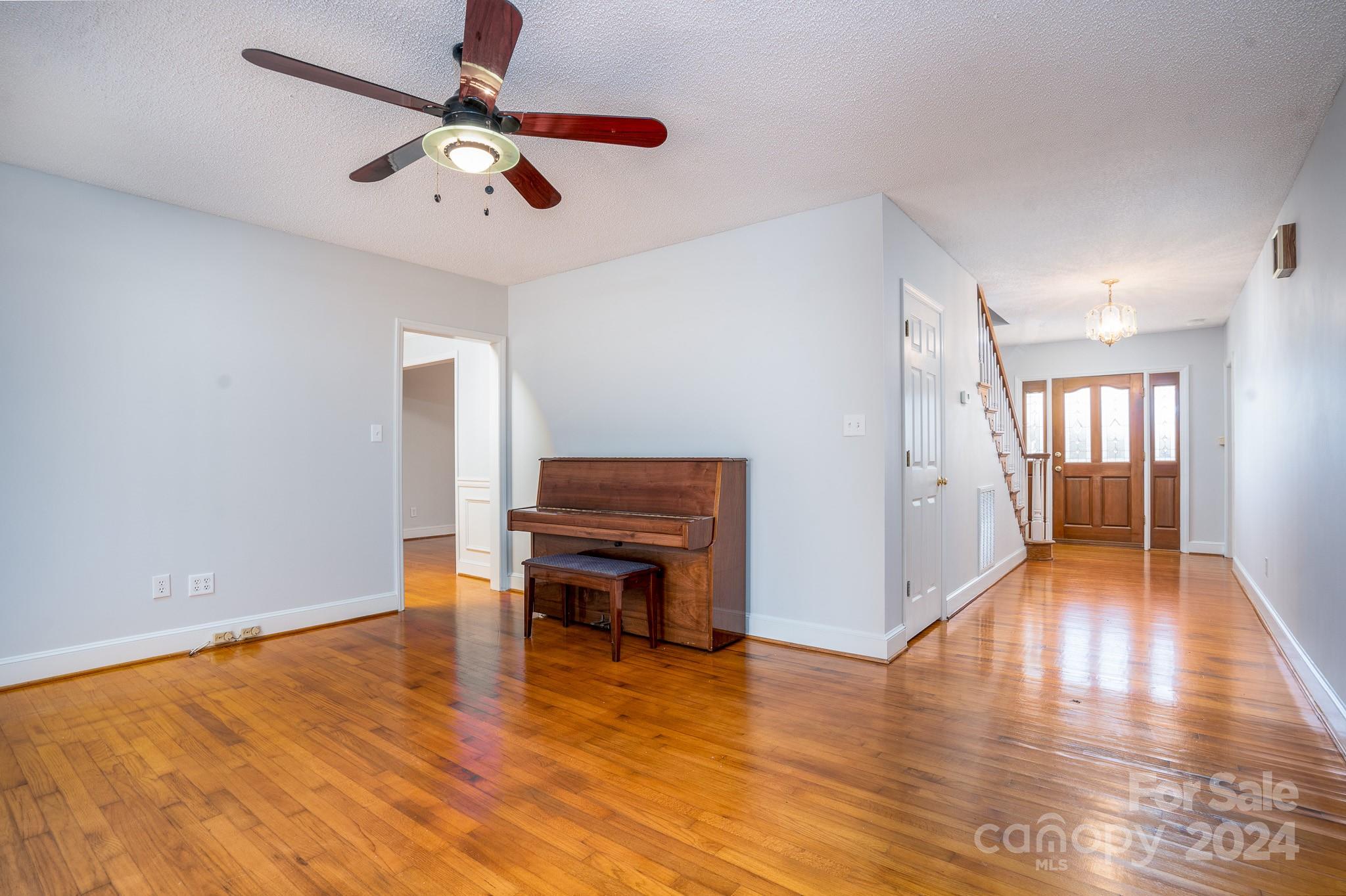 151 Oak Point Drive Property Photo 25