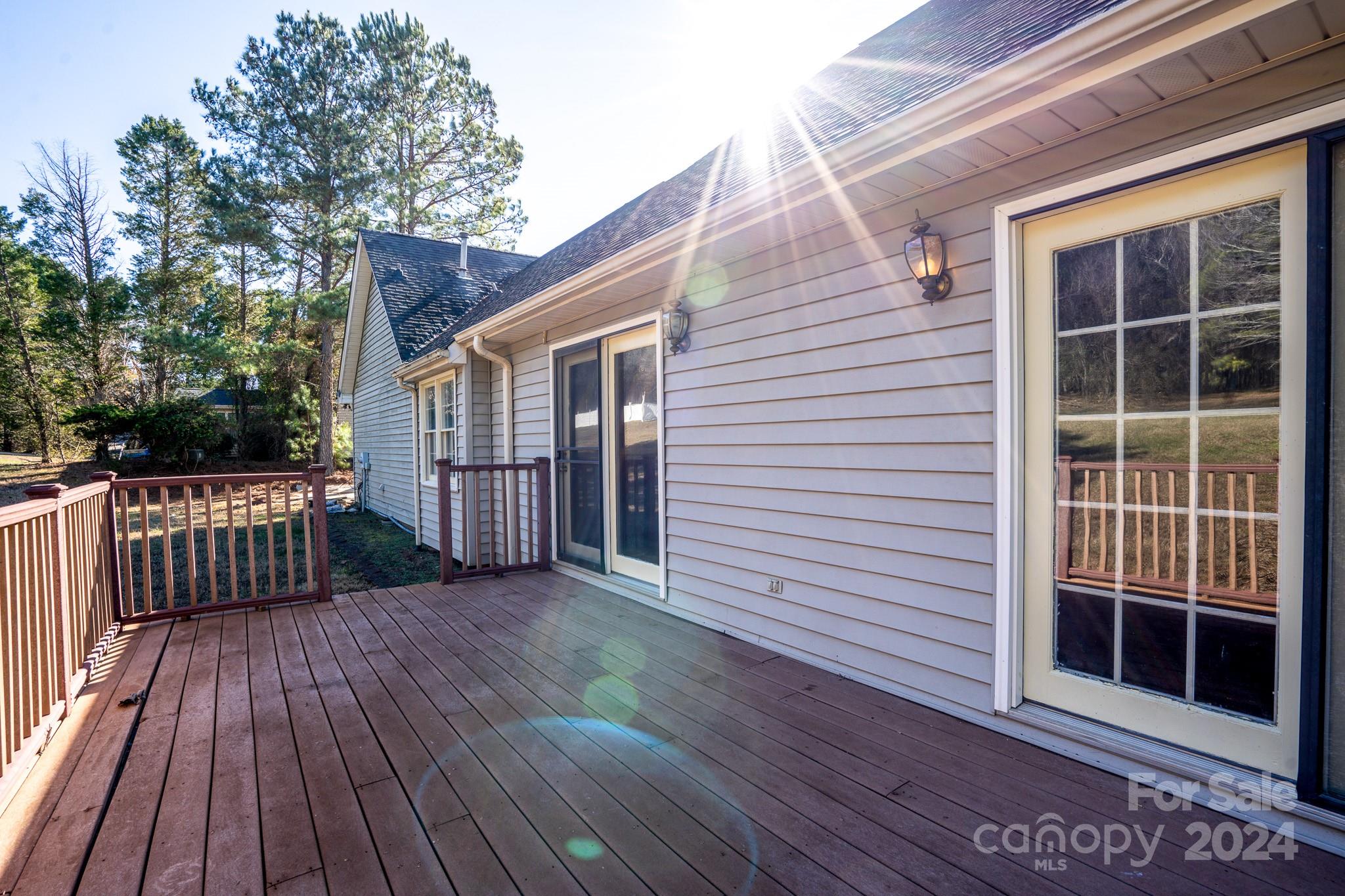 151 Oak Point Drive Property Photo 28