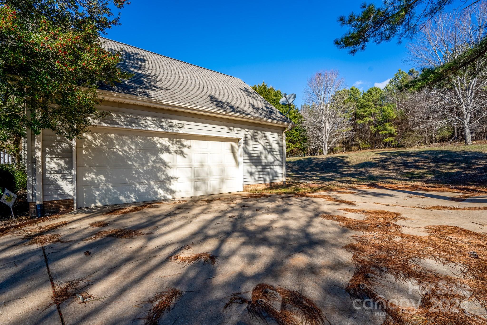 151 Oak Point Drive Property Photo 45