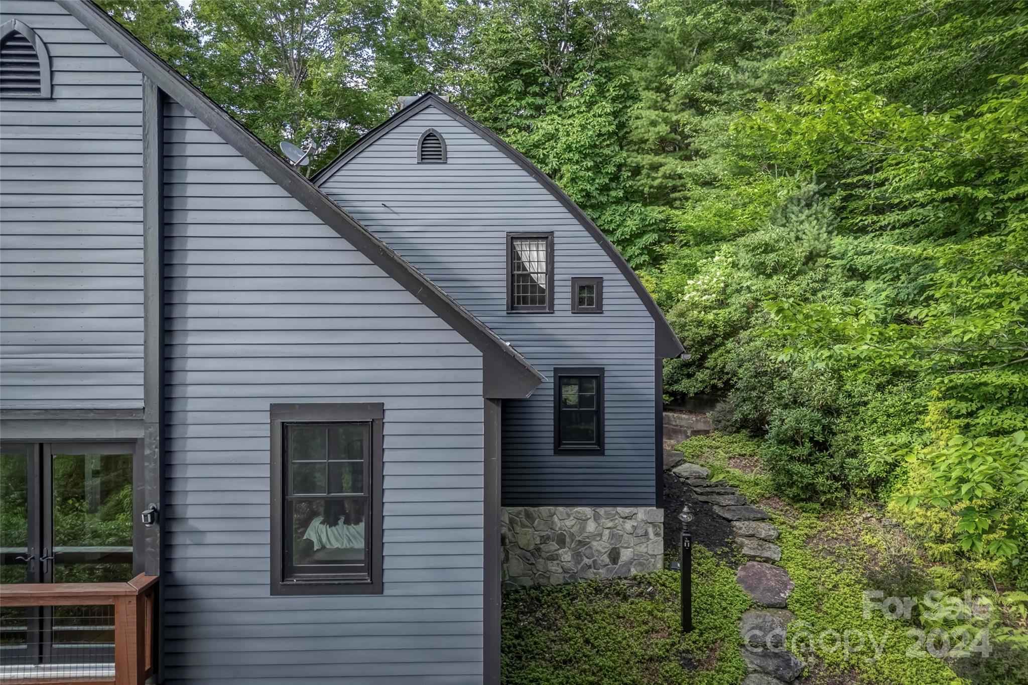 193 Dvdisdi Court Property Photo 3
