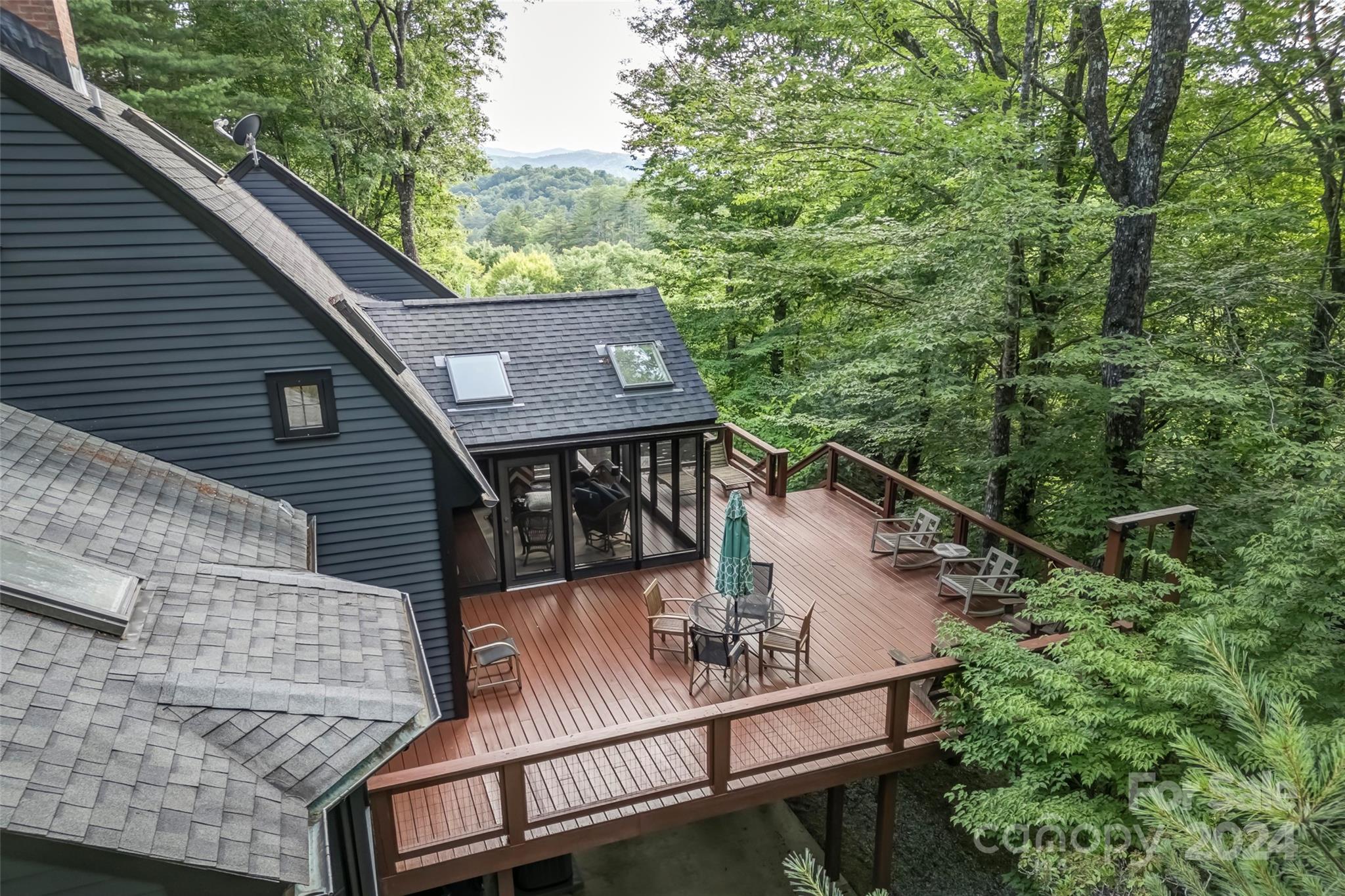 193 Dvdisdi Court Property Photo 9