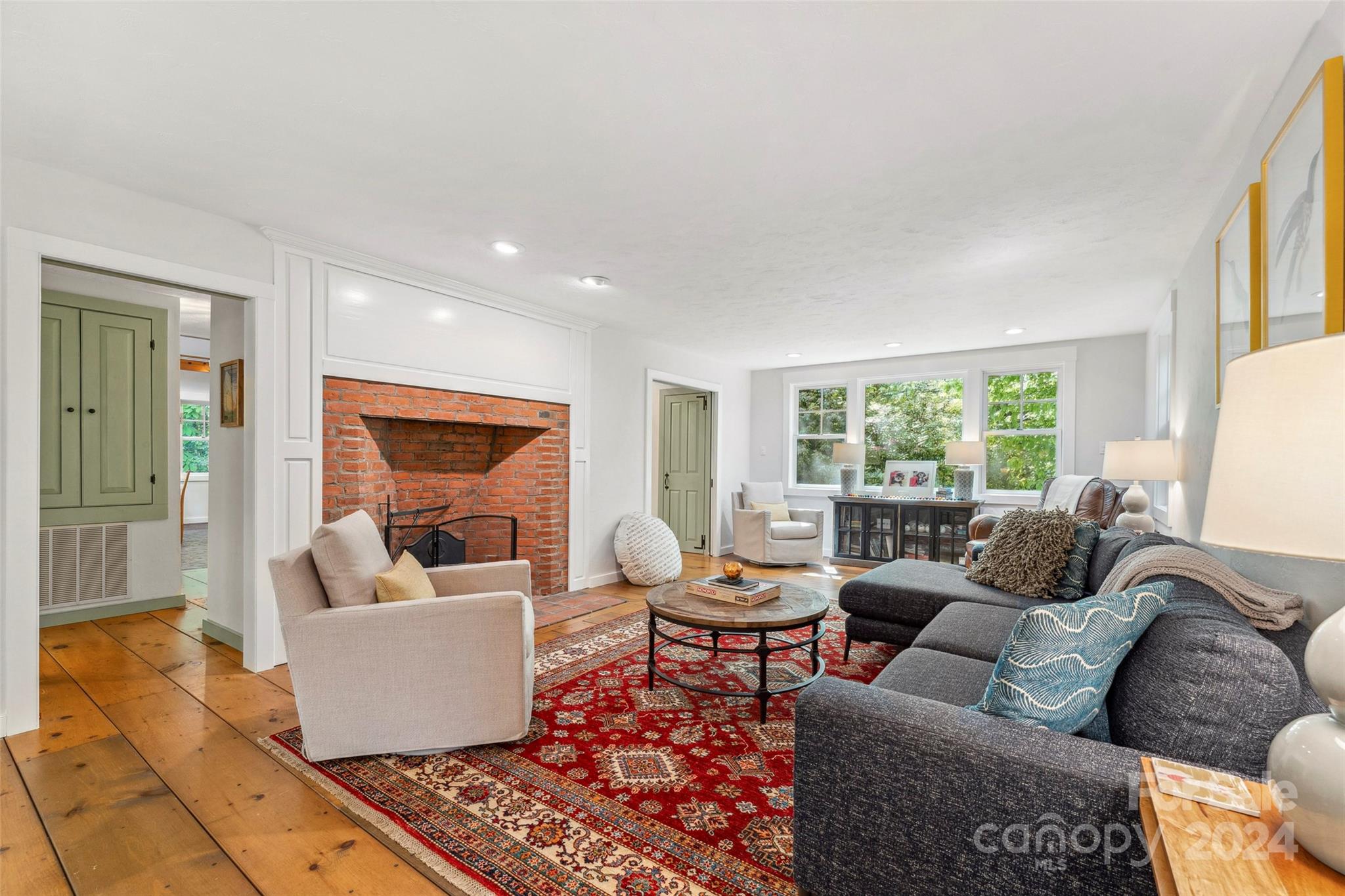 193 Dvdisdi Court Property Photo 13