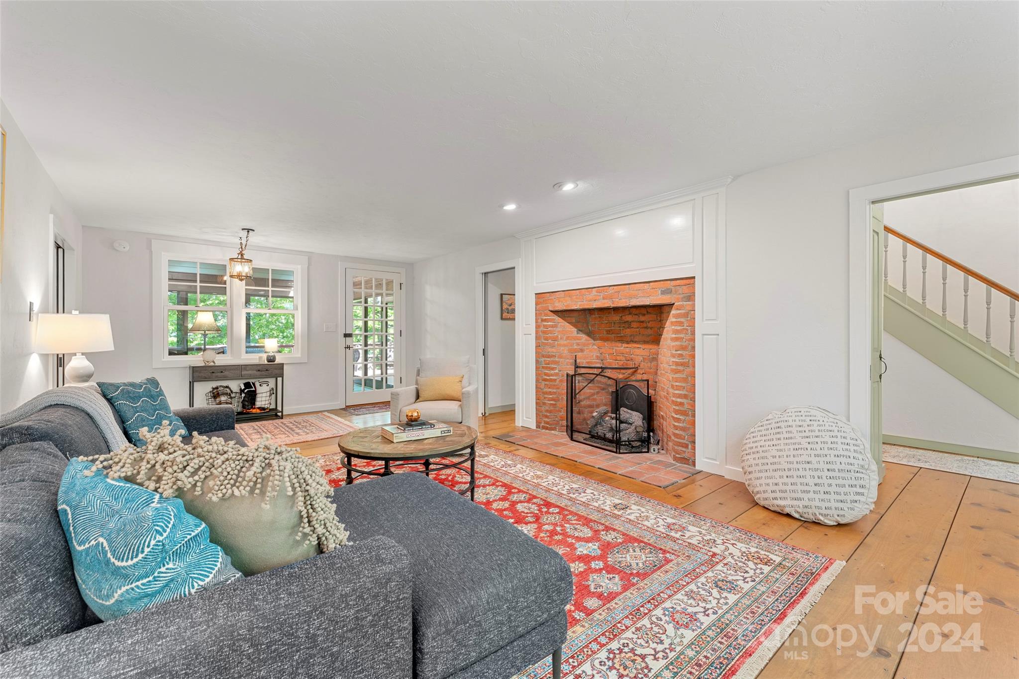 193 Dvdisdi Court Property Photo 14
