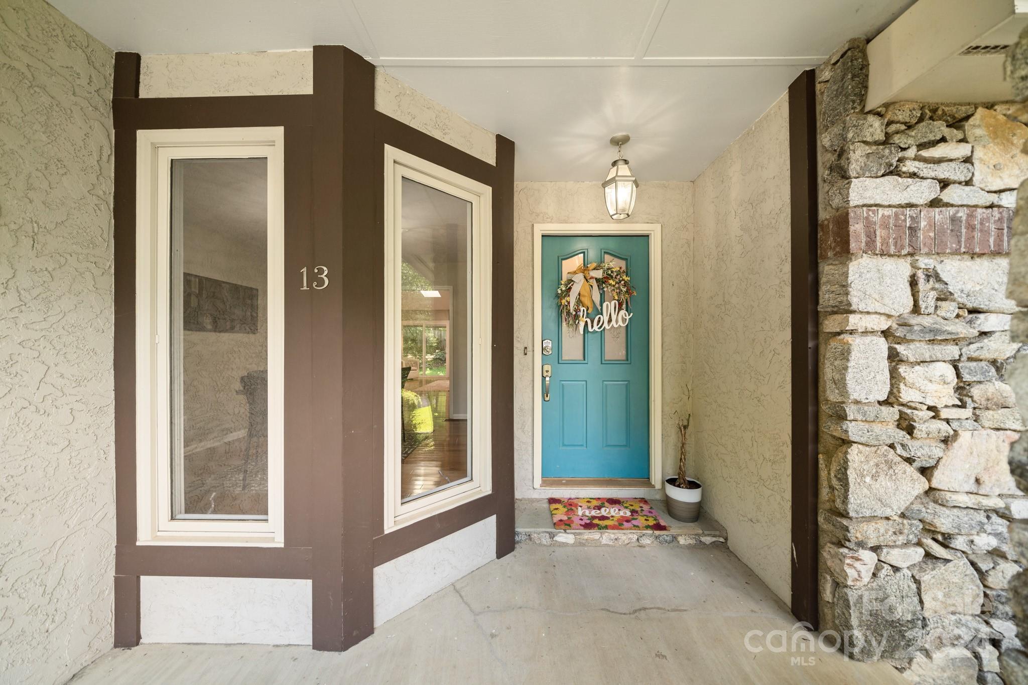 13 Spring Cove Court Property Photo 3
