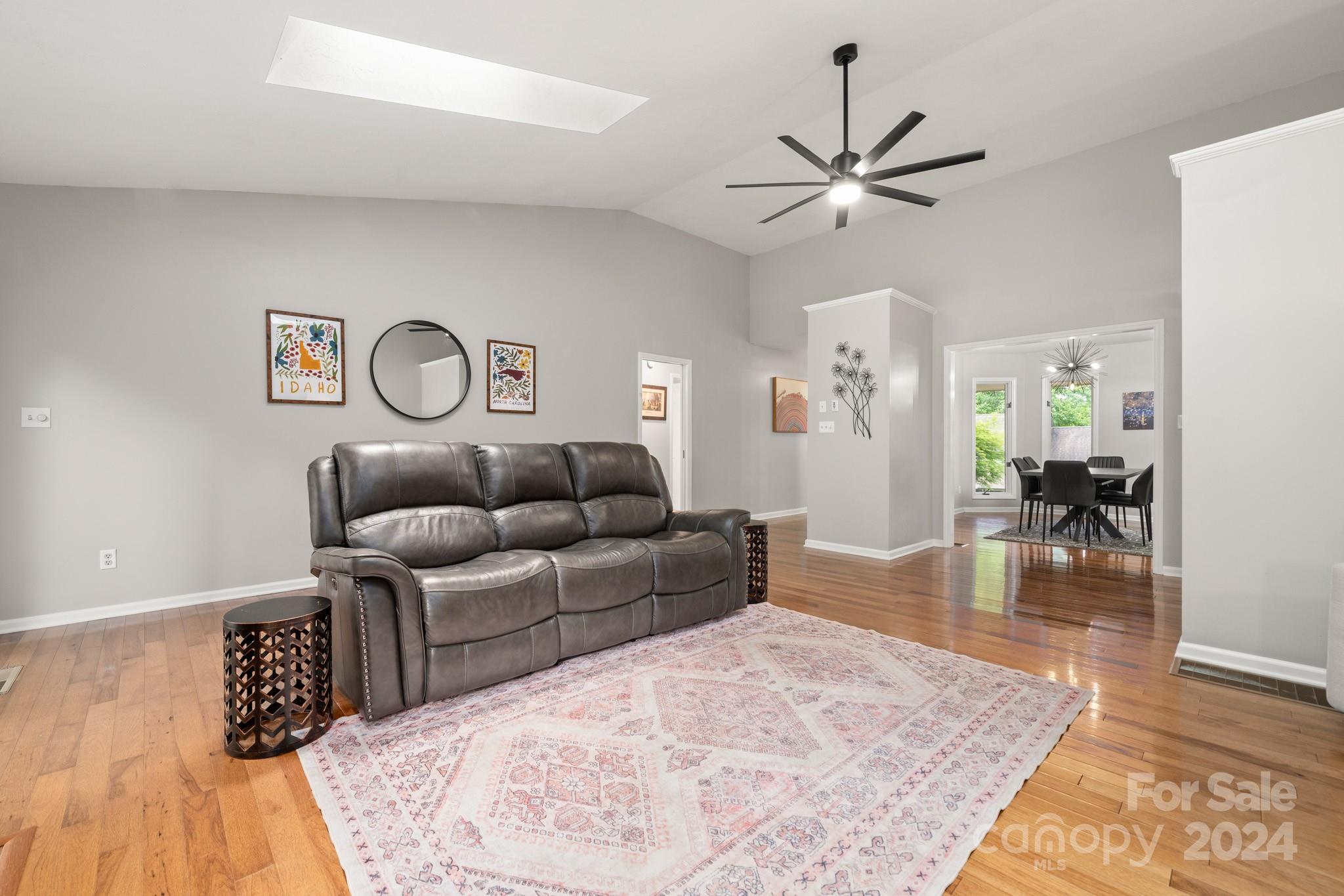13 Spring Cove Court Property Photo 9