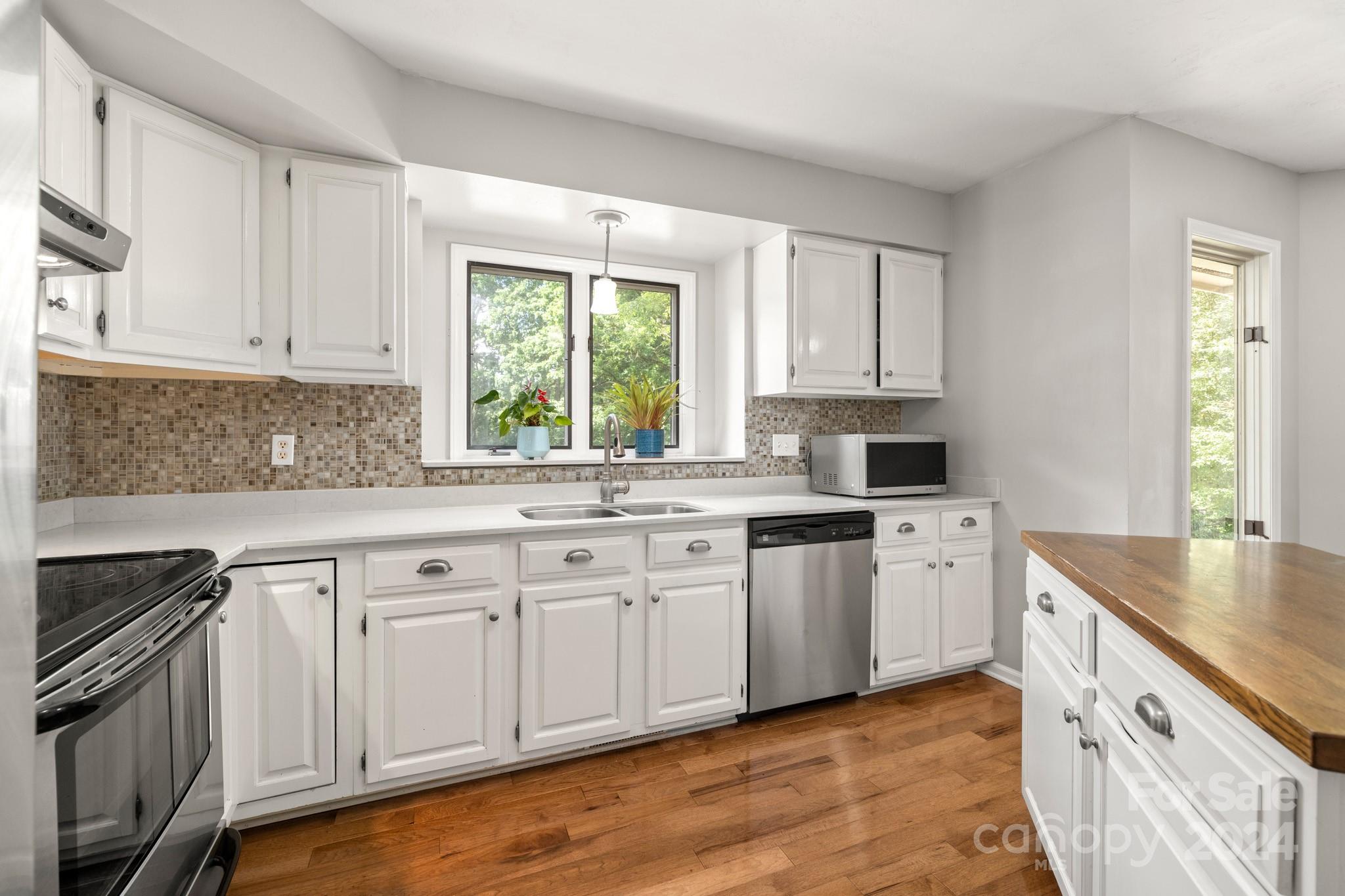 13 Spring Cove Court Property Photo 14