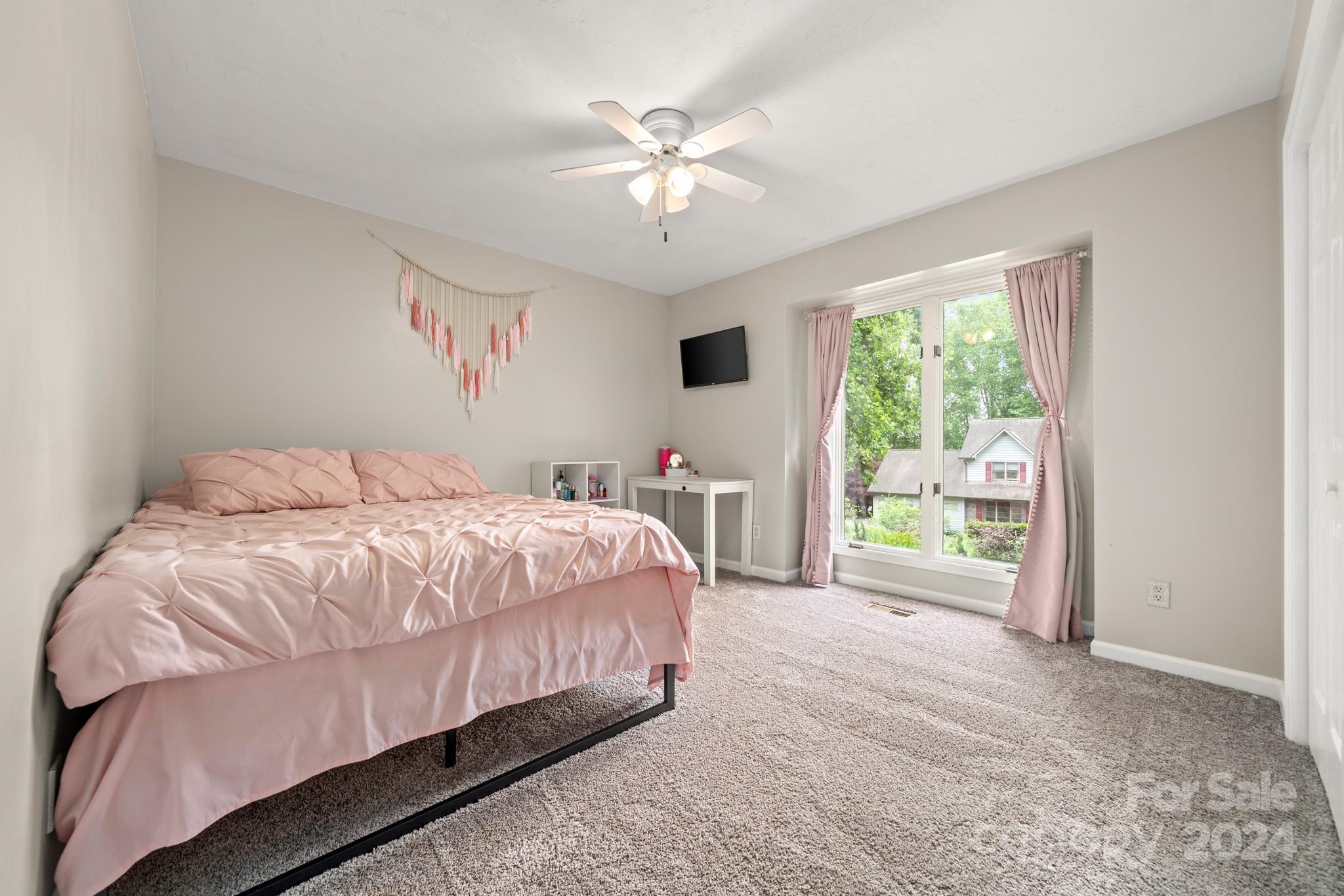 13 Spring Cove Court Property Photo 24
