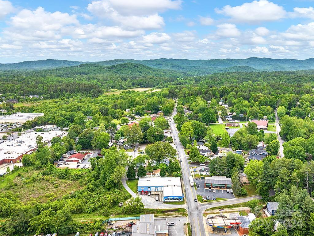 512 Kanuga Road Property Photo 5