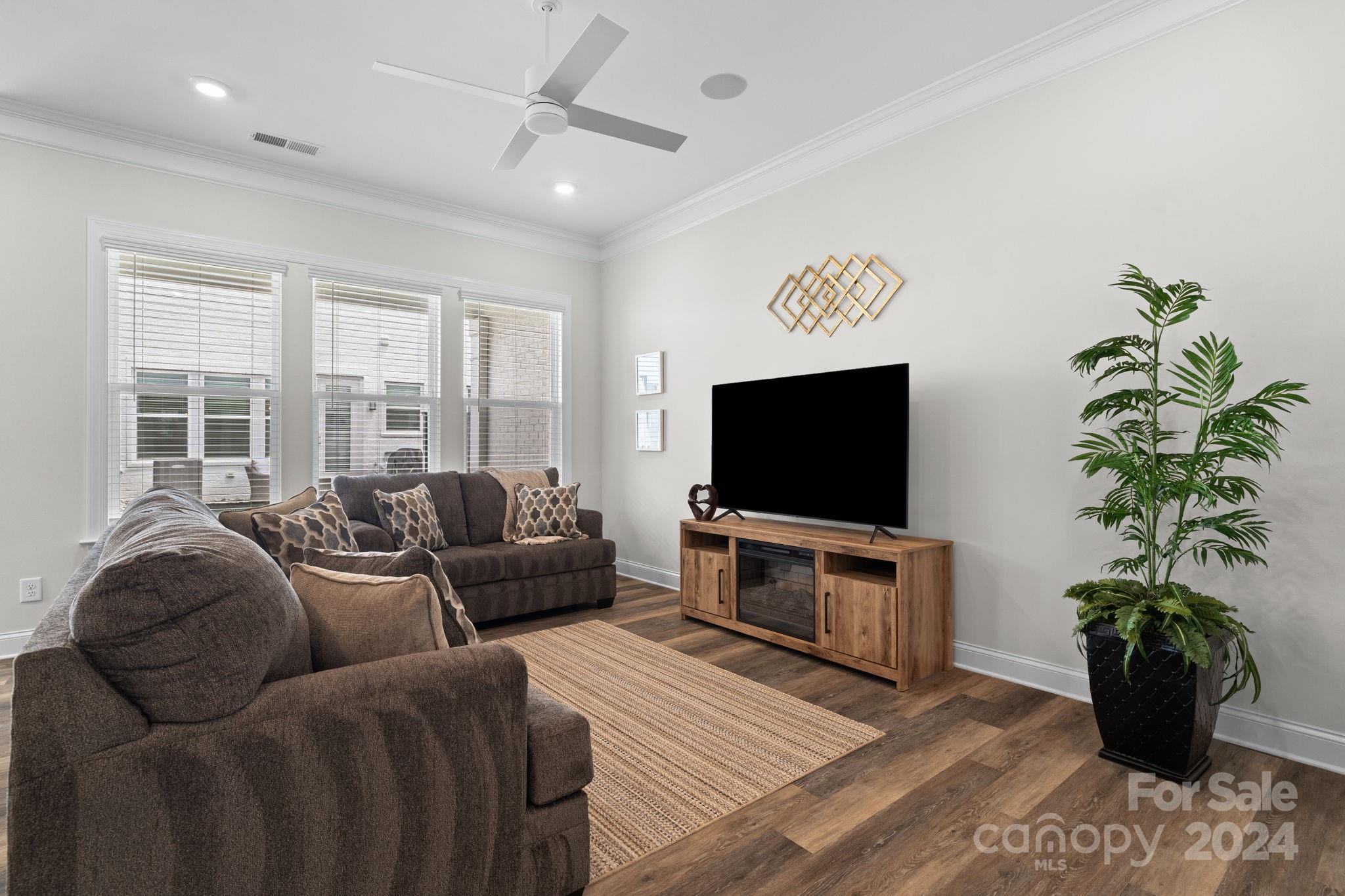 4722 Blanchard Way Property Photo 11