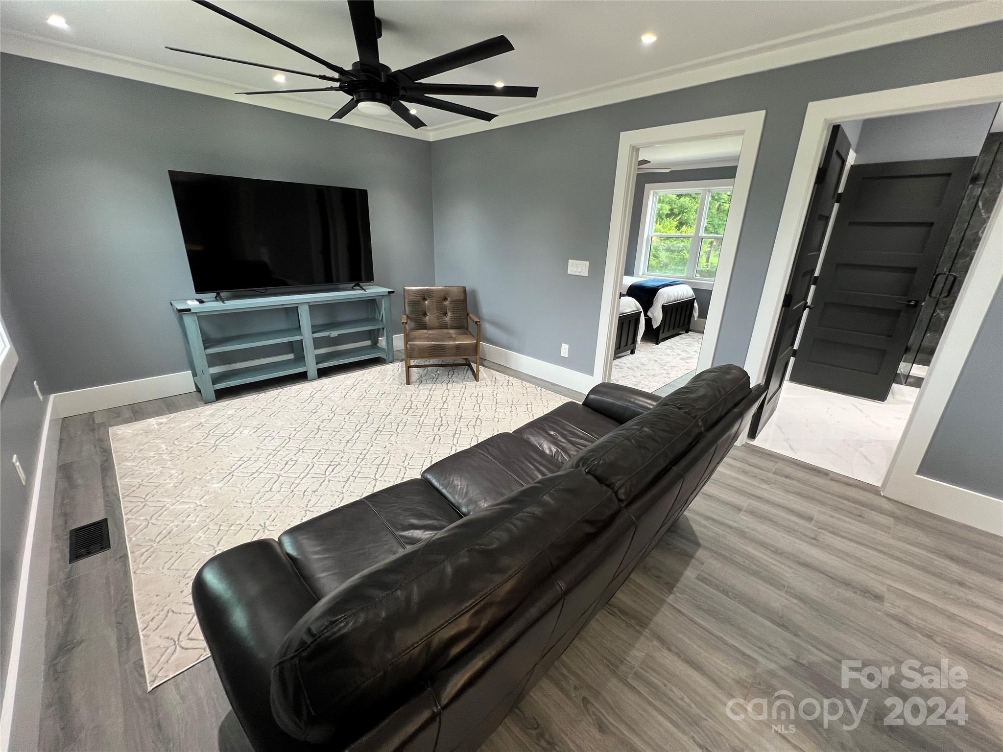 516 Spring Garden Avenue Property Photo 12