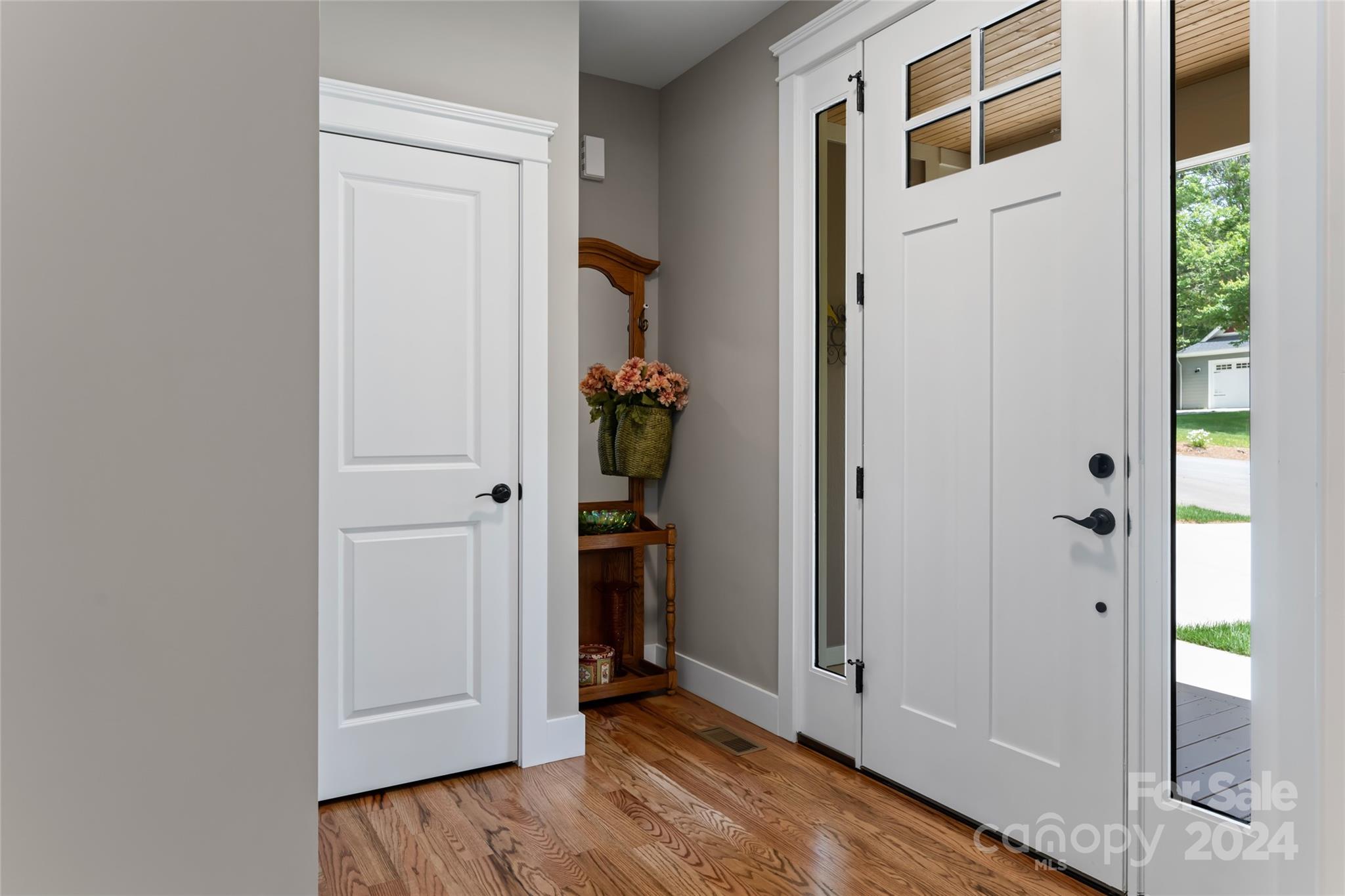 25 Wood Path Lane Property Photo 6