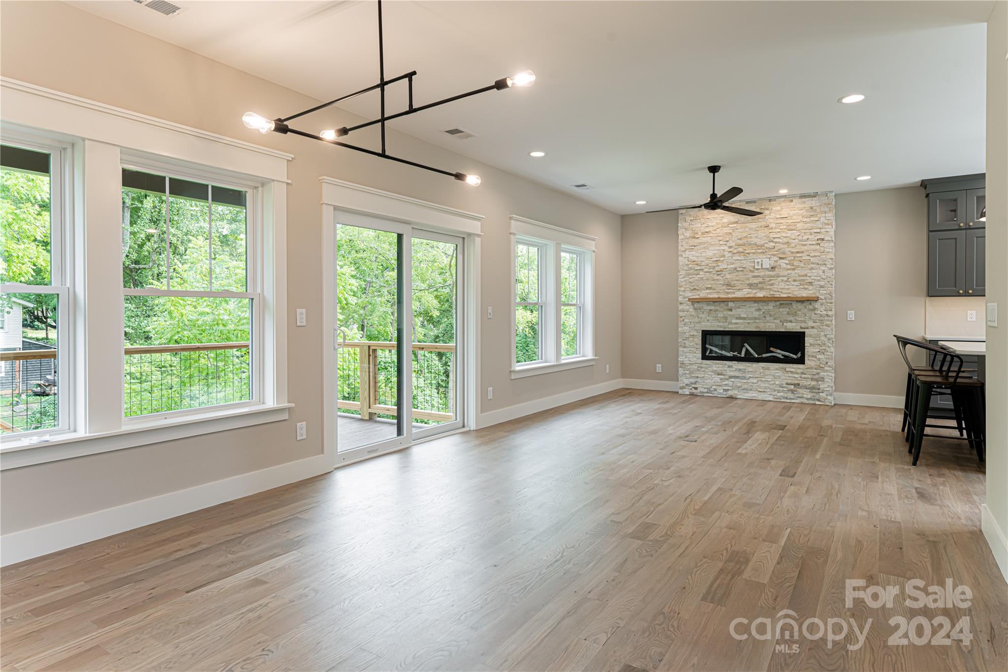 38 Acona Lane Property Photo 6