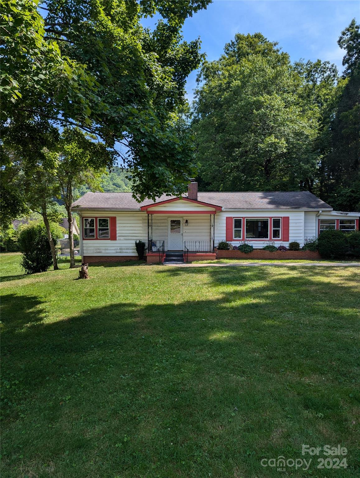3106 Brevard Road Property Photo 1