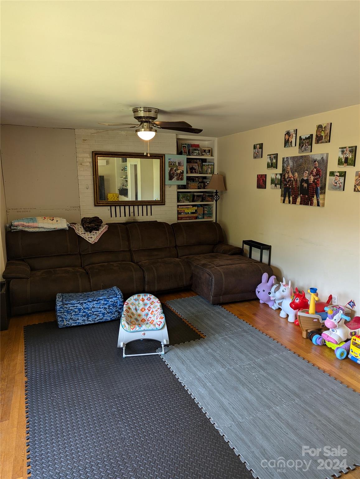 3106 Brevard Road Property Photo 8