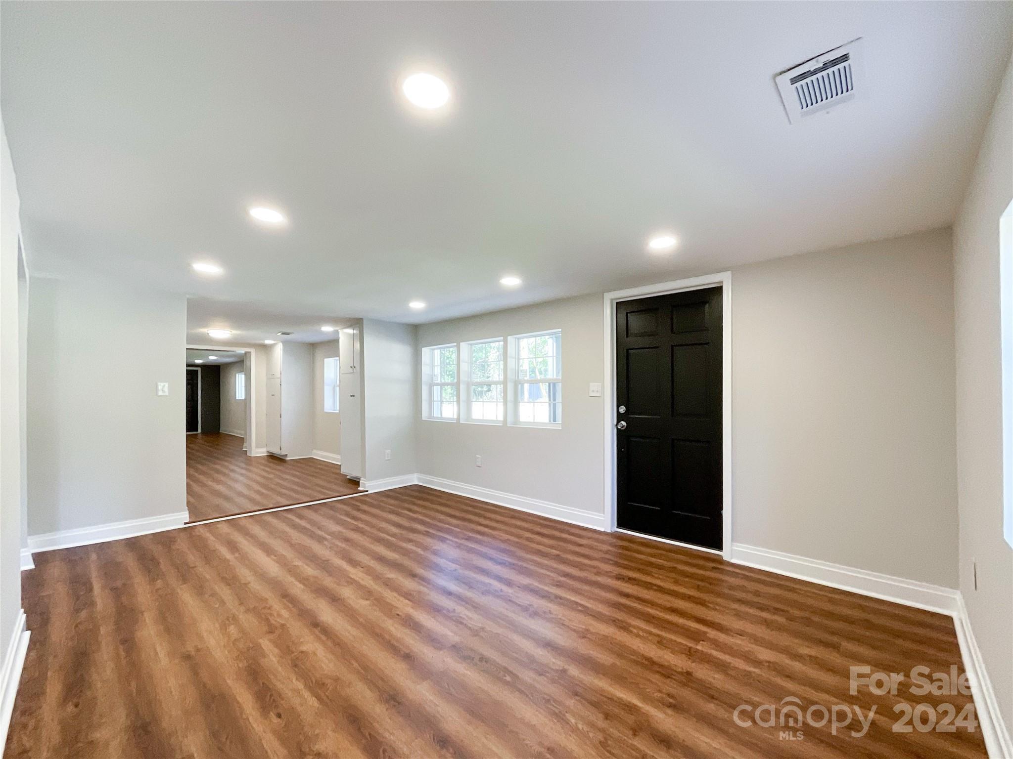 766 Flora Circle Property Photo 17