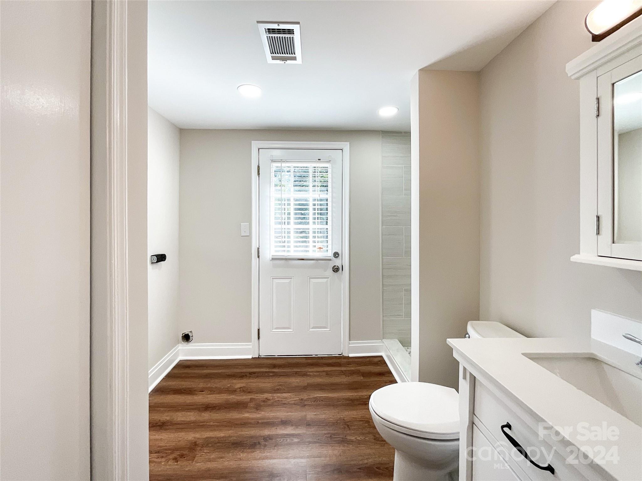 766 Flora Circle Property Photo 21