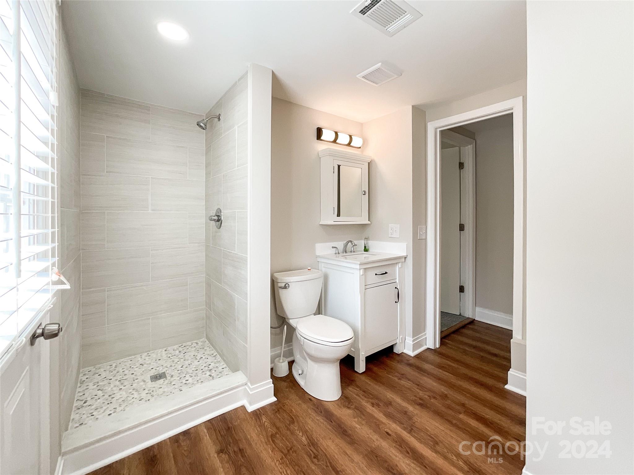 766 Flora Circle Property Photo 22