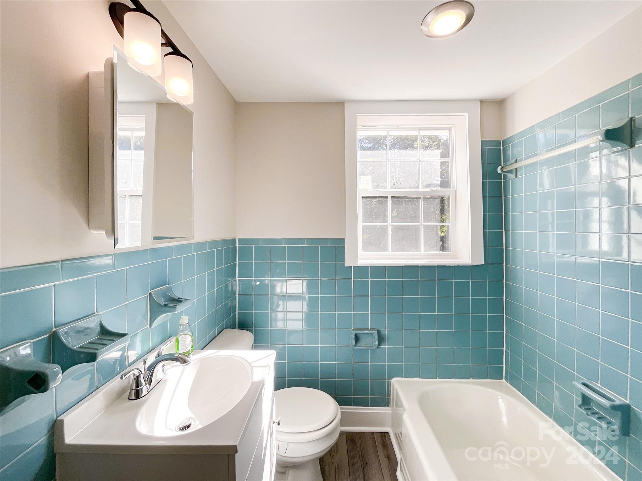 766 Flora Circle Property Photo 27