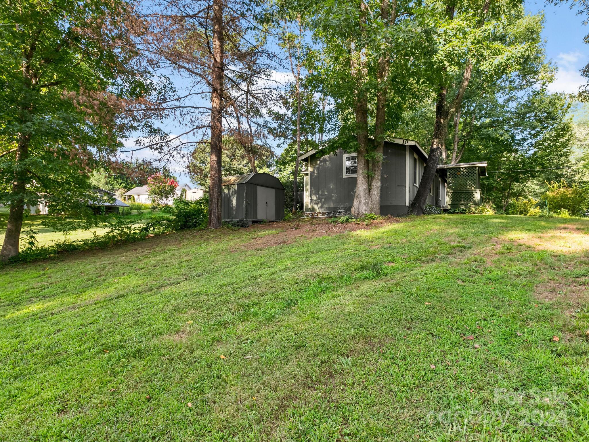 10 Shenandoah Road Property Photo 4