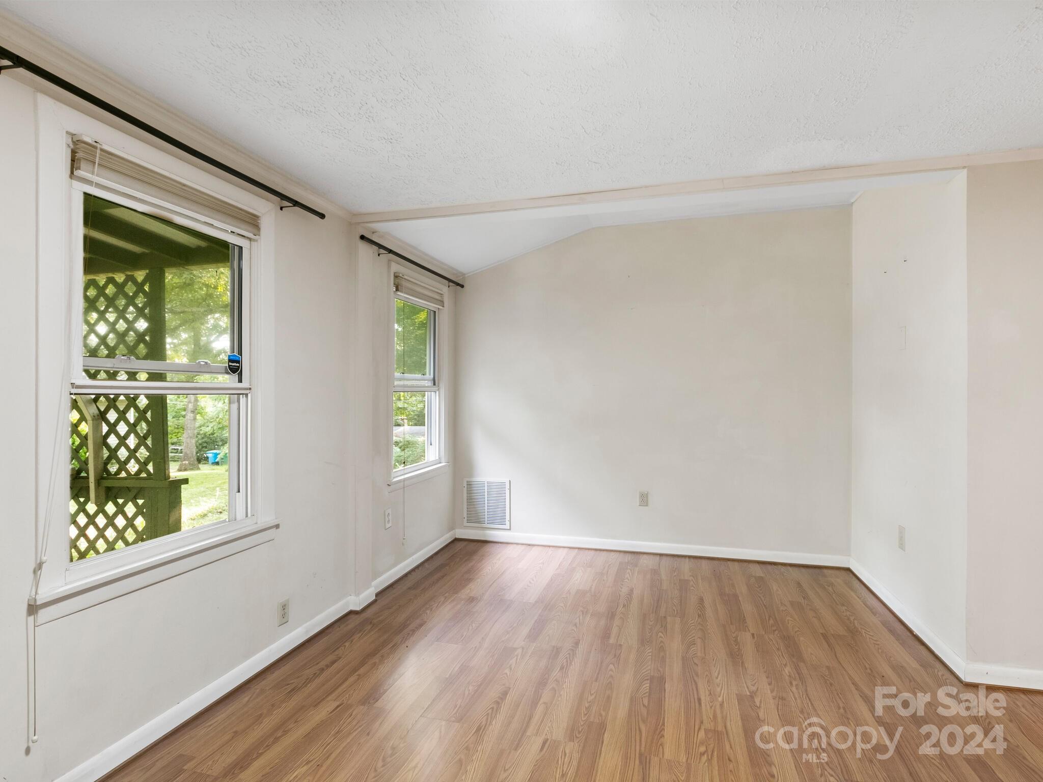 10 Shenandoah Road Property Photo 10