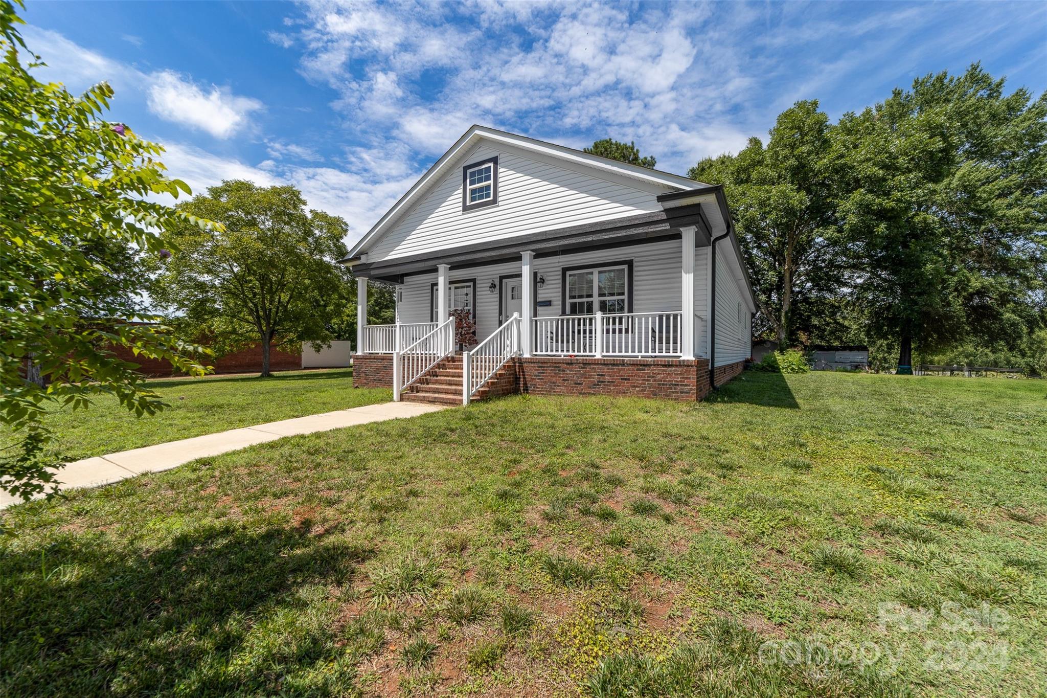 417 E Virginia Avenue Property Photo 3