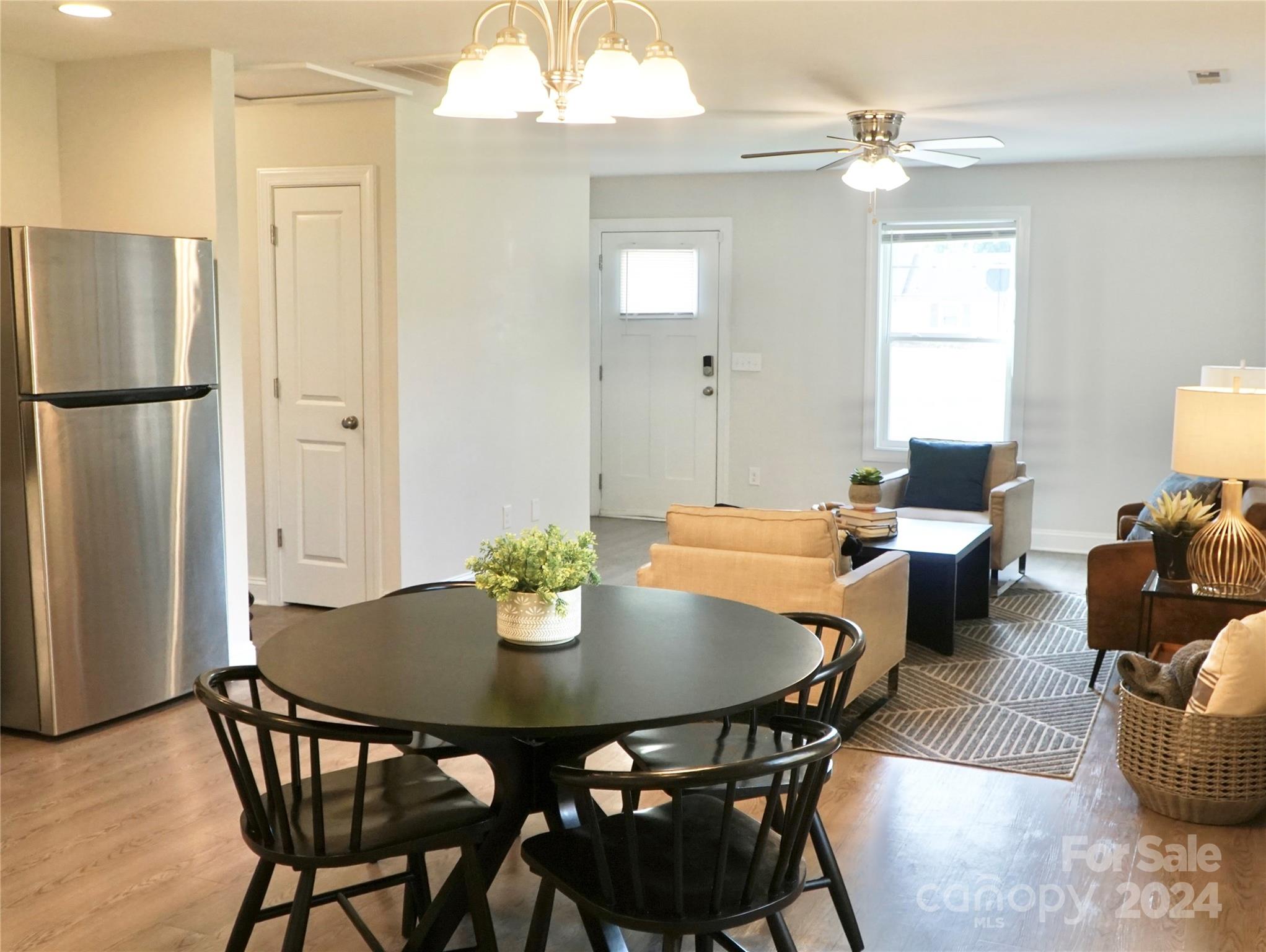 2211 Lane Street Property Photo 4