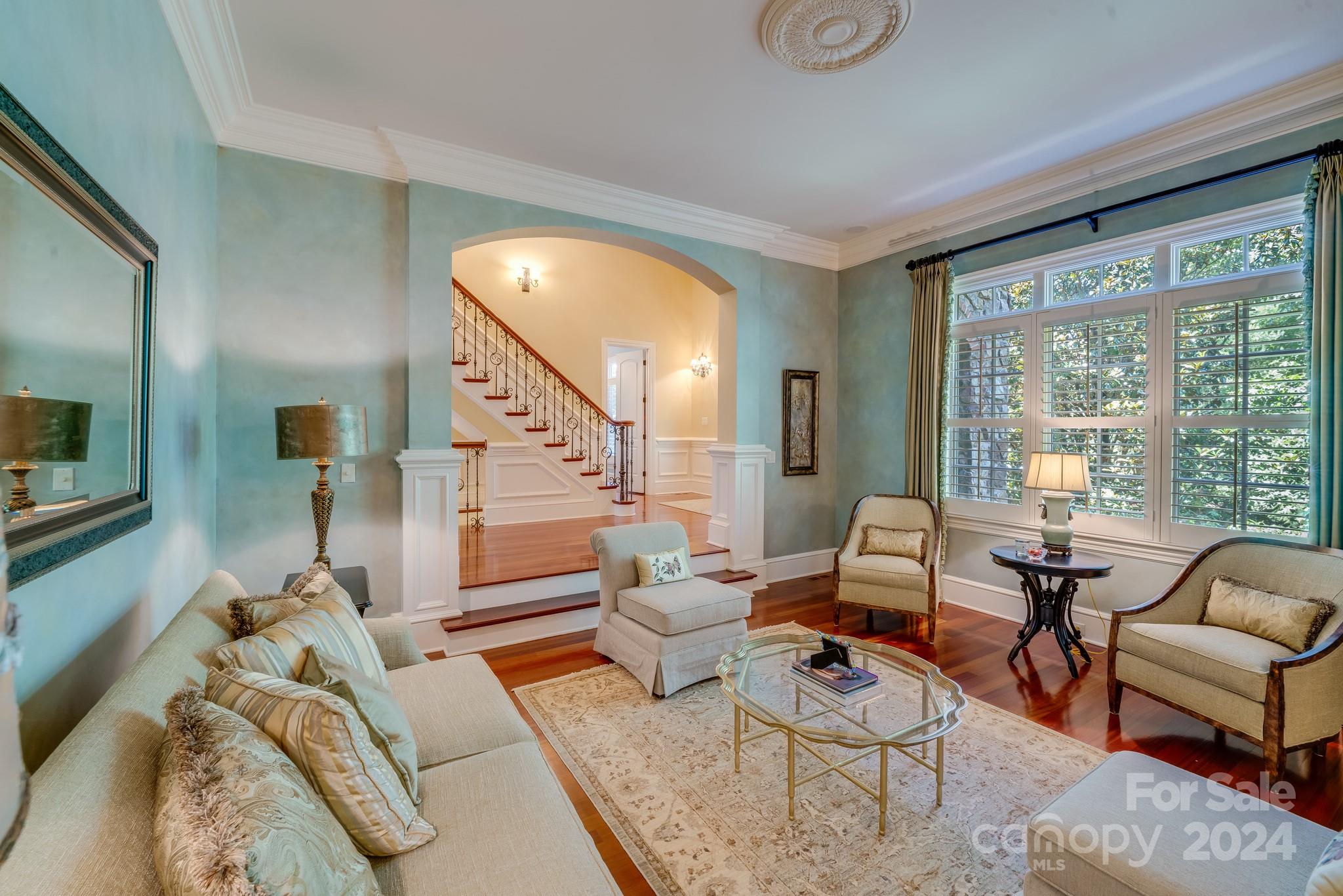1008 Medinah Court Property Photo 8