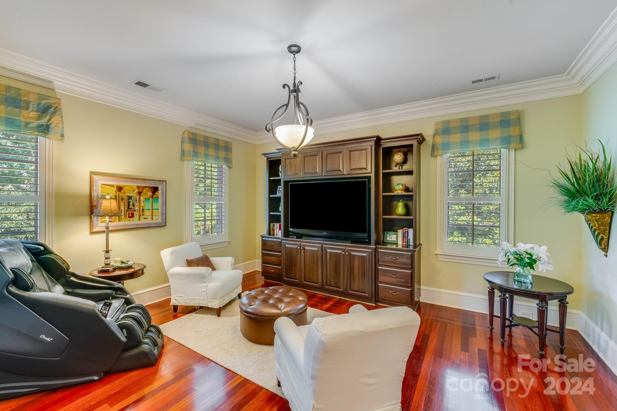 1008 Medinah Court Property Photo 21