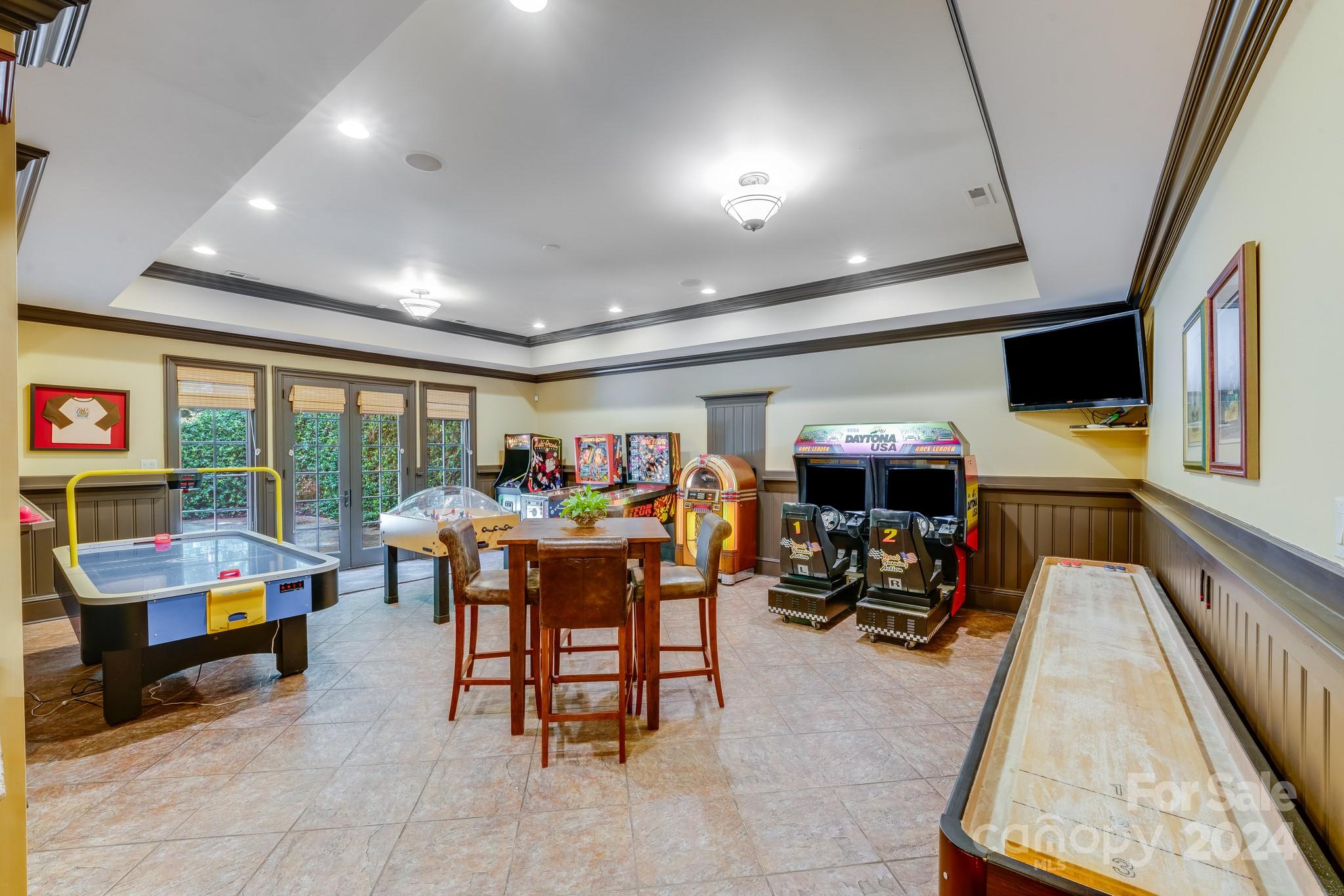 1008 Medinah Court Property Photo 35