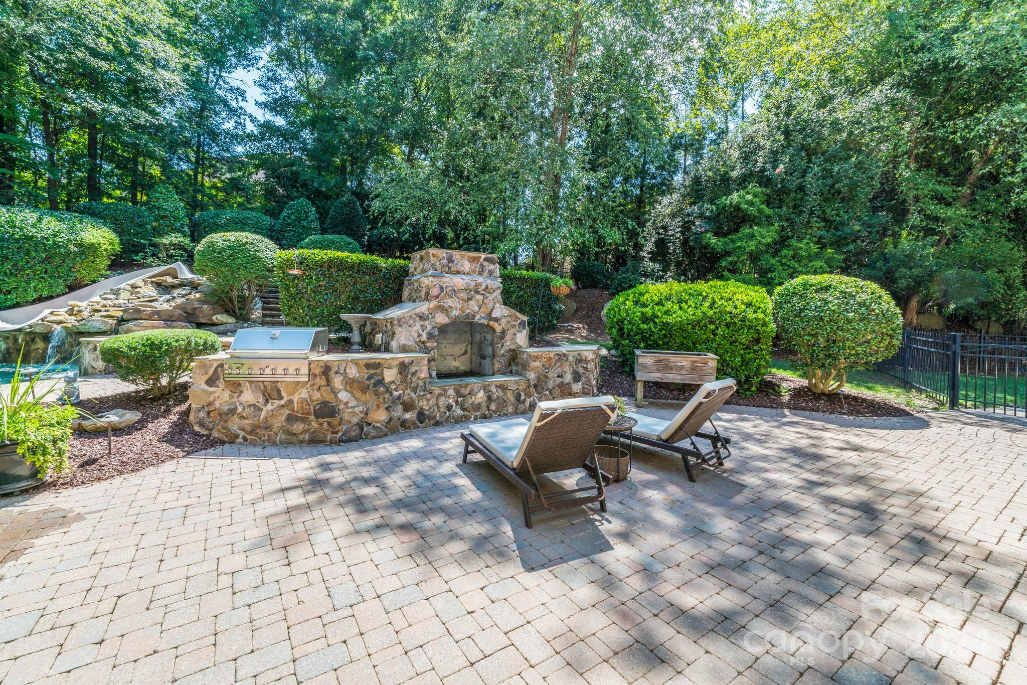 1008 Medinah Court Property Photo 39