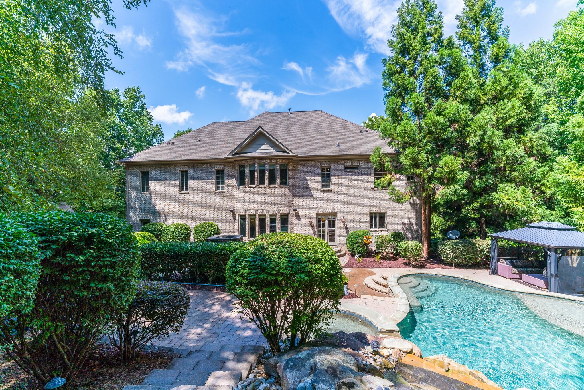 1008 Medinah Court Property Photo 41