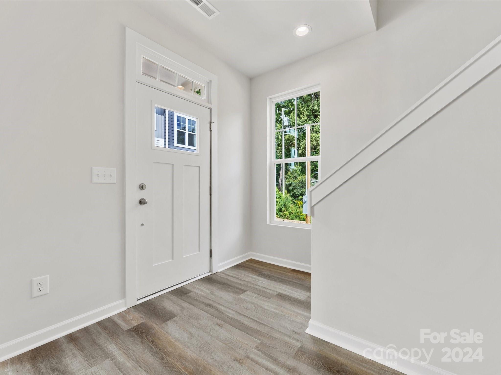 1008 Ribbon Lane Property Photo 3
