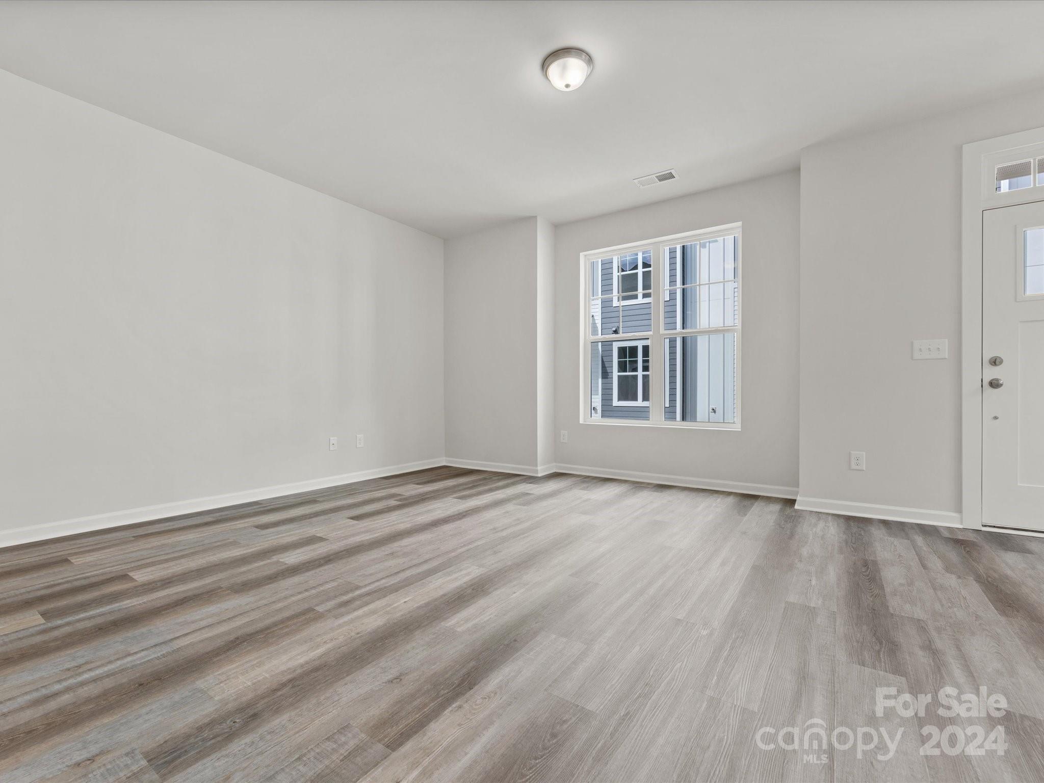 1008 Ribbon Lane Property Photo 6