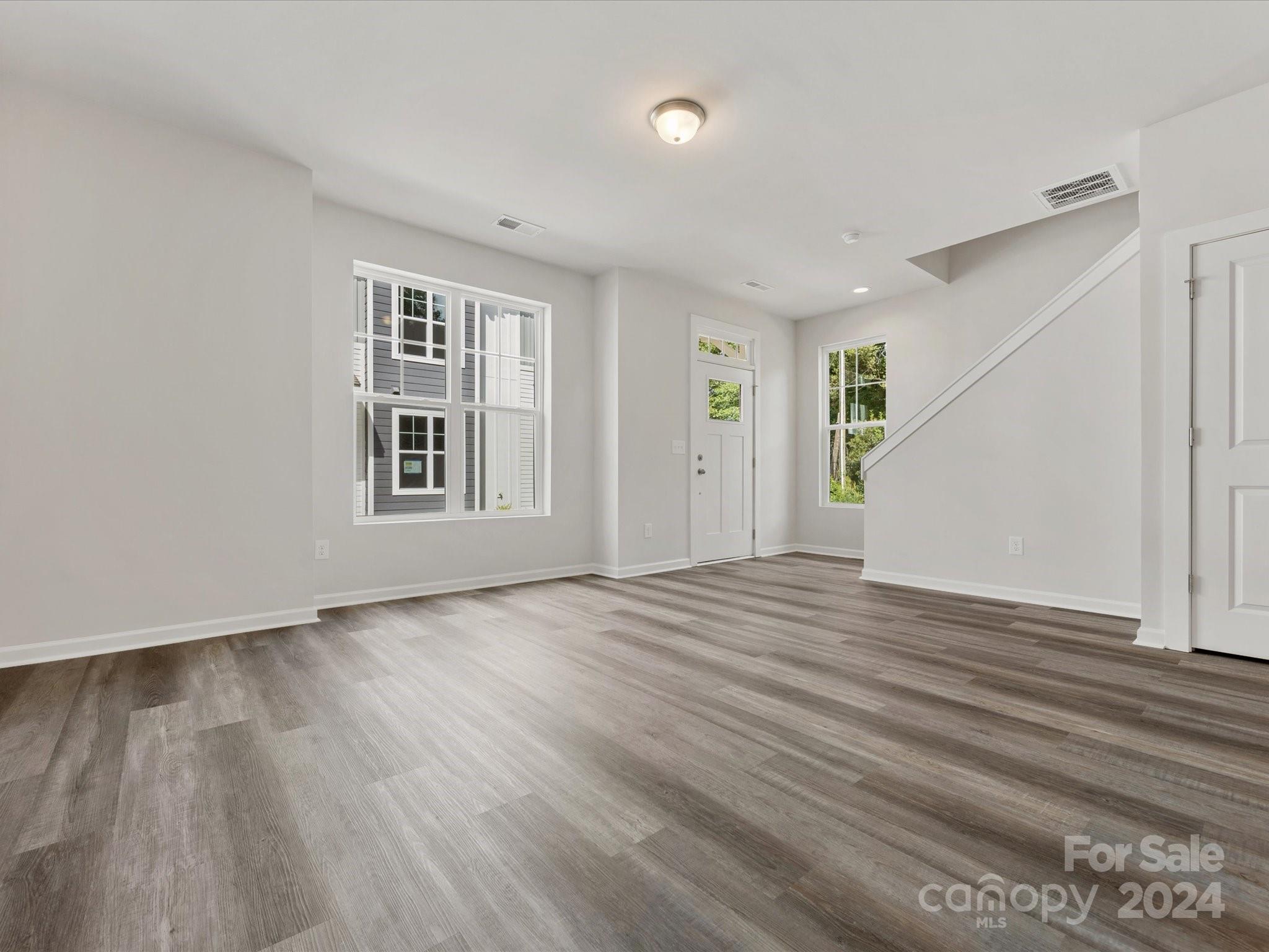 1008 Ribbon Lane Property Photo 7