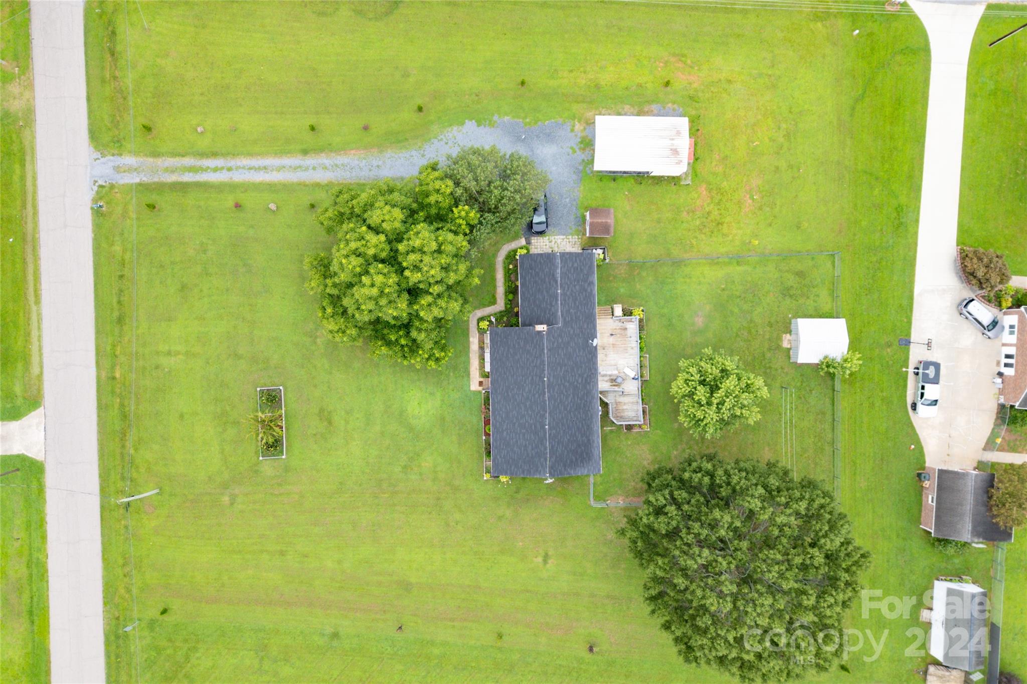 202 Division Avenue Property Photo 32