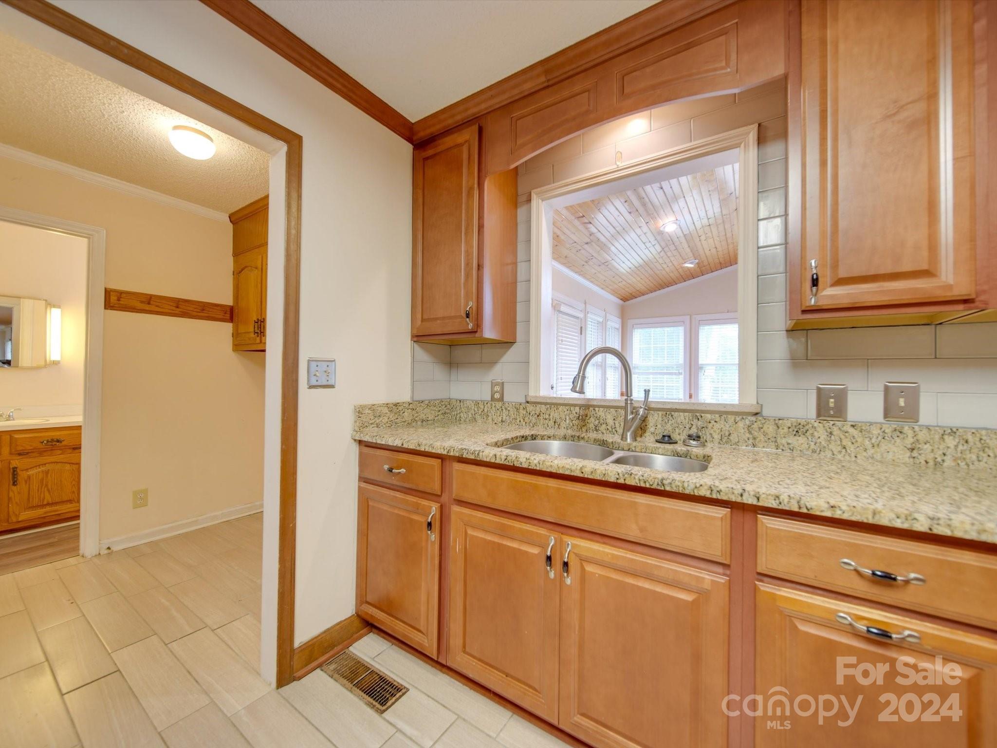 100 Nottingham Way Property Photo 16