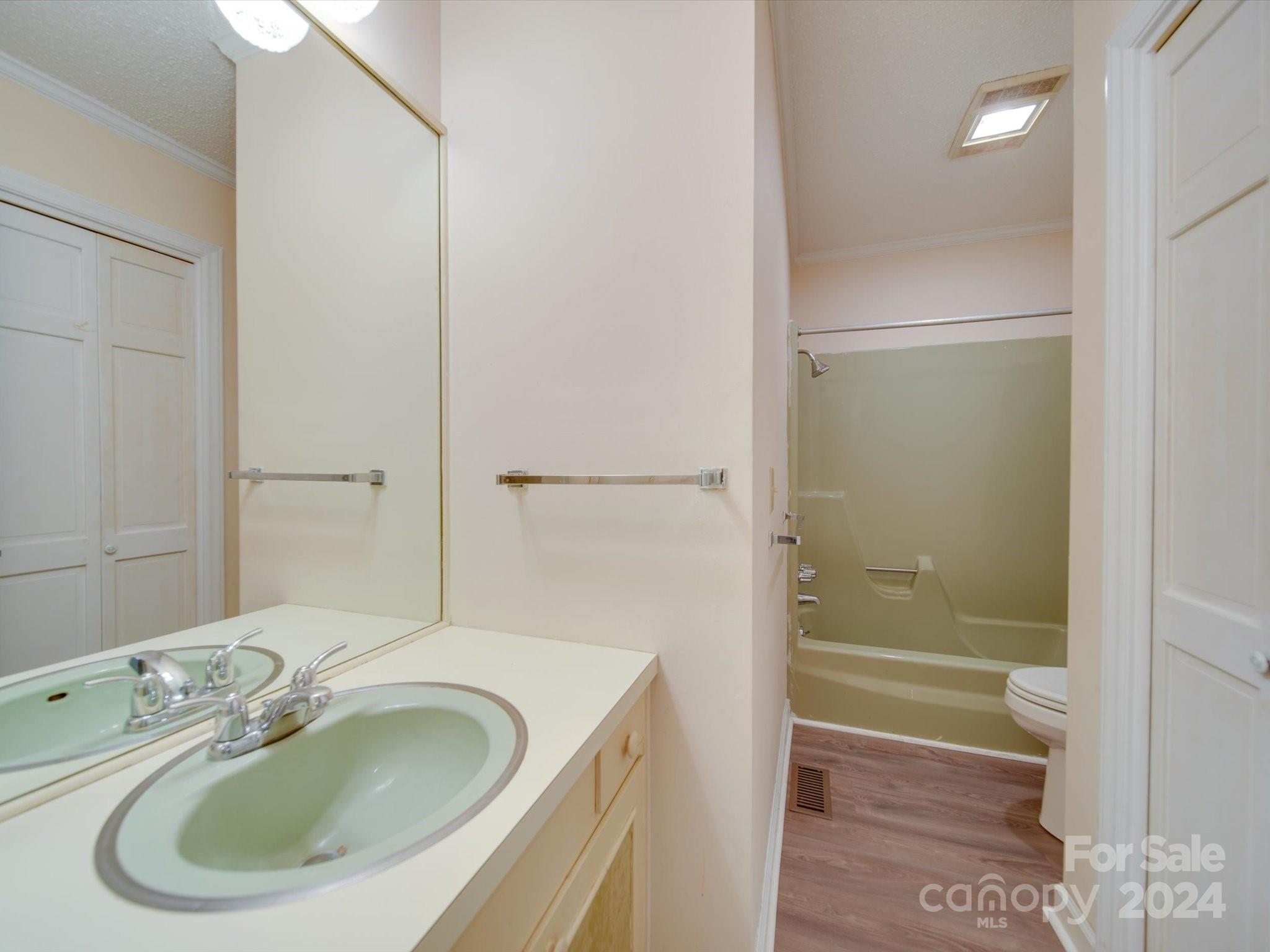 100 Nottingham Way Property Photo 22