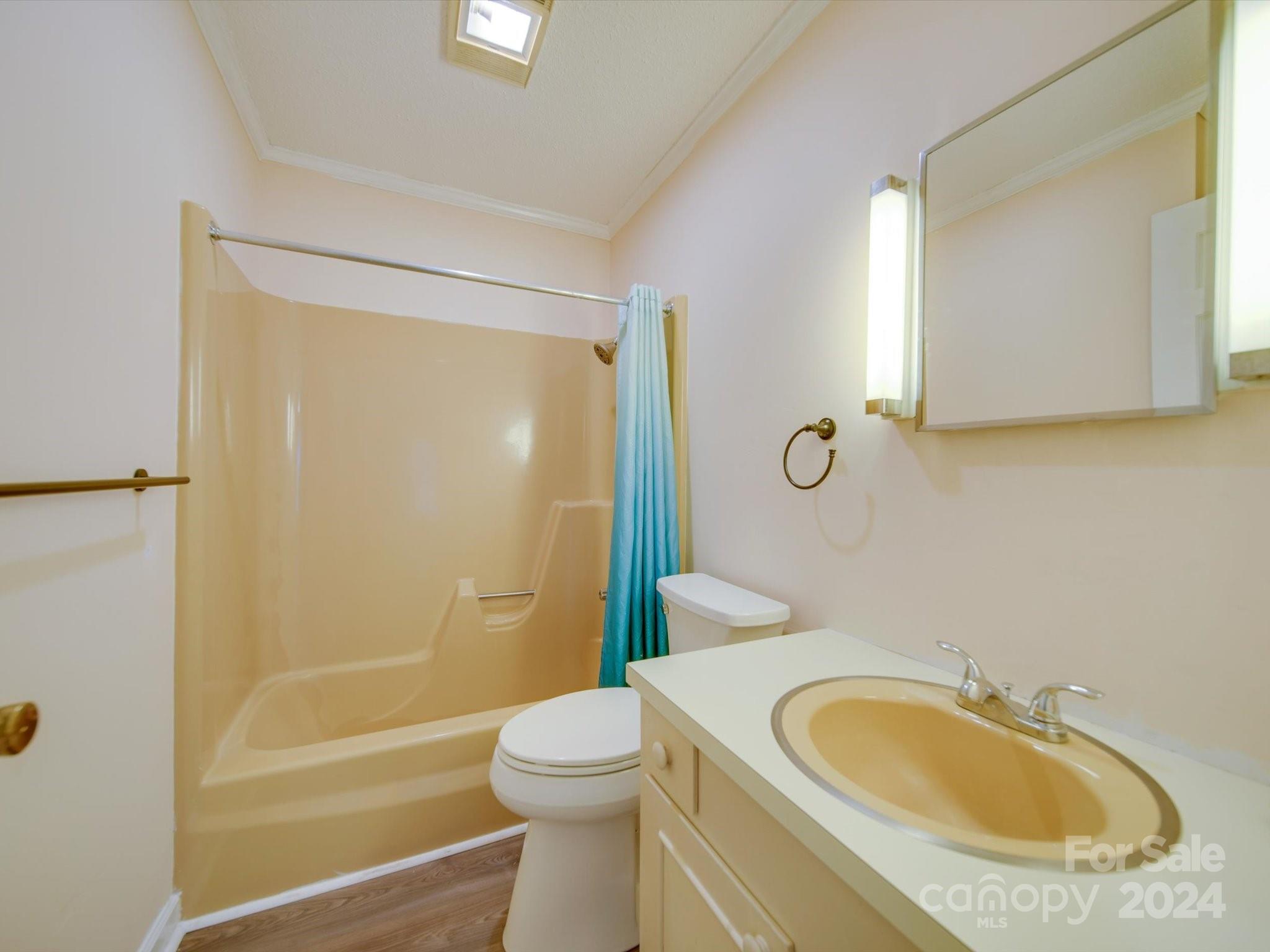 100 Nottingham Way Property Photo 28